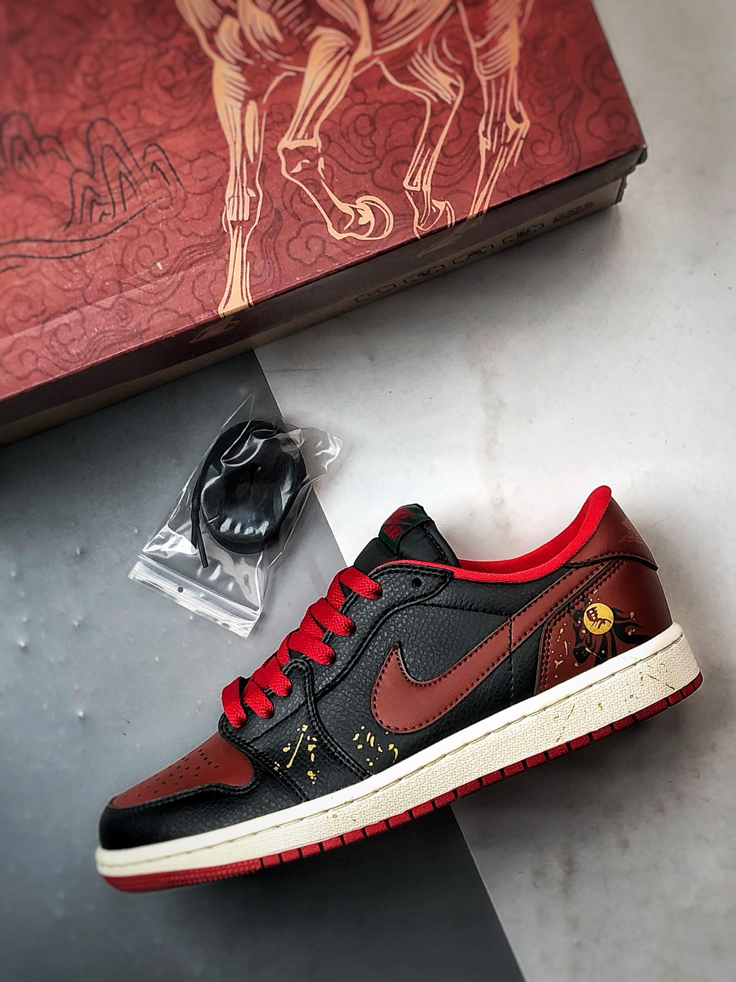 定制球鞋 Air Jordan 1 Low 赤炎飞马 马年黑红 CZ0775-036 定制球鞋 Air Jordan 1 Low 赤炎飞马 马年黑红 CZ0775-036