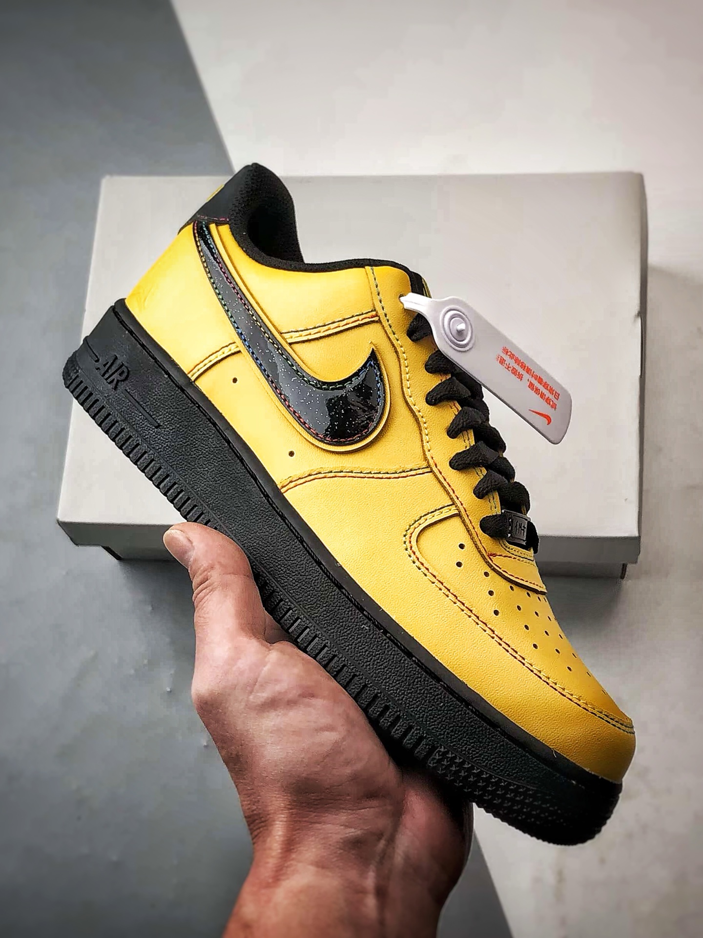 Air Force 1 ’07 Low 莫兰特黄黑 IQ2713-700