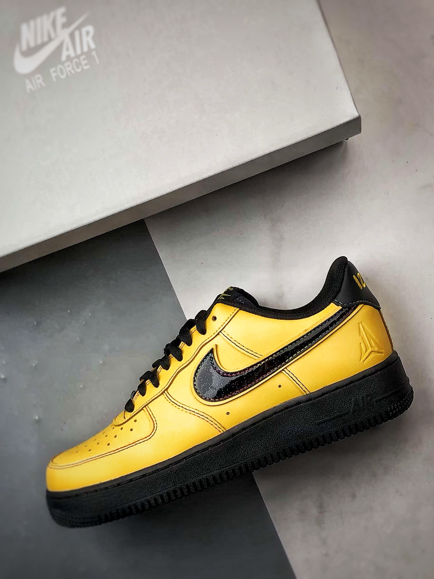 Air Force 1 '07 Low 莫兰特黄黑 IQ2713-700