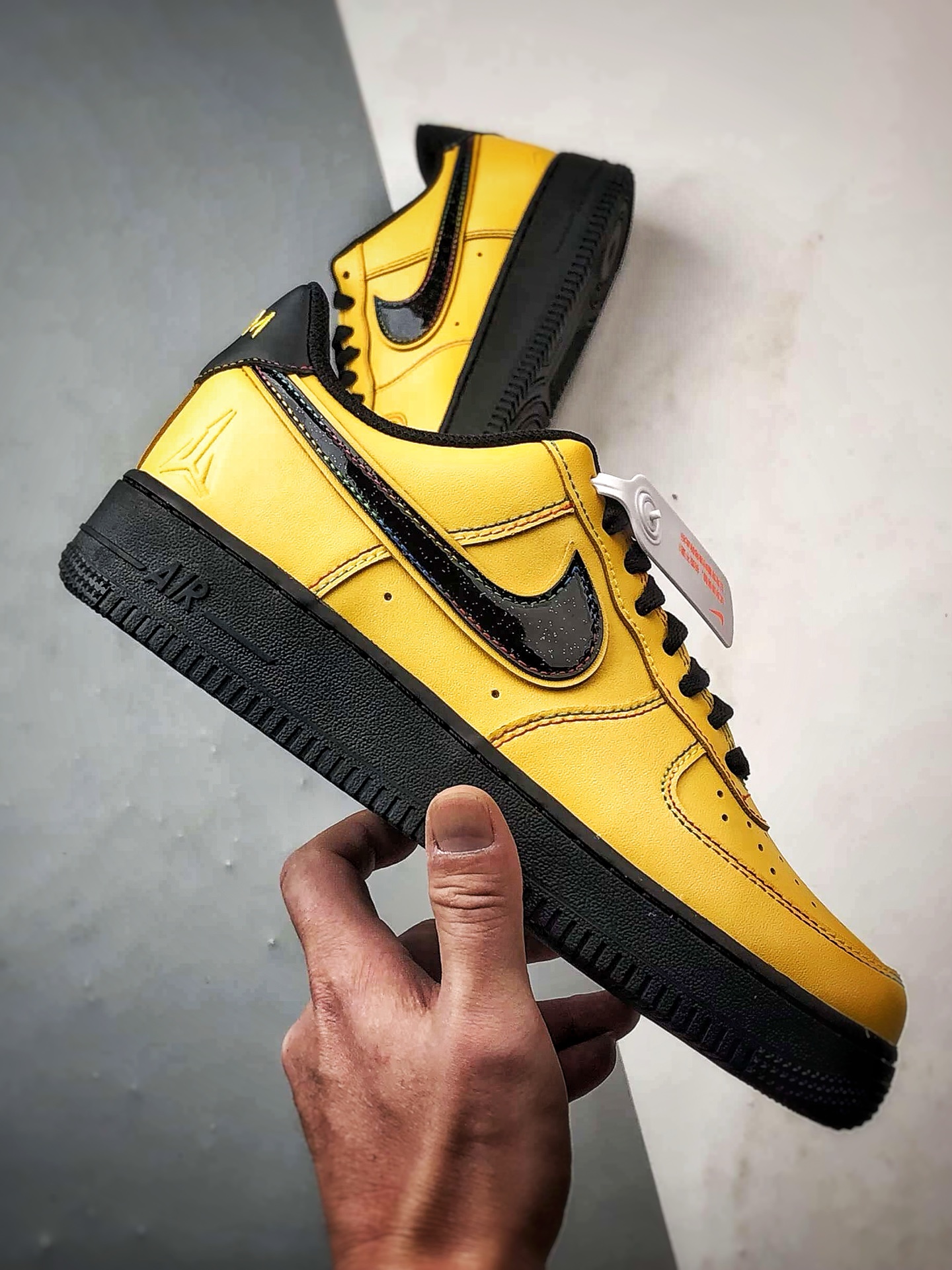 Air Force 1 '07 Low 莫兰特黄黑 IQ2713-700