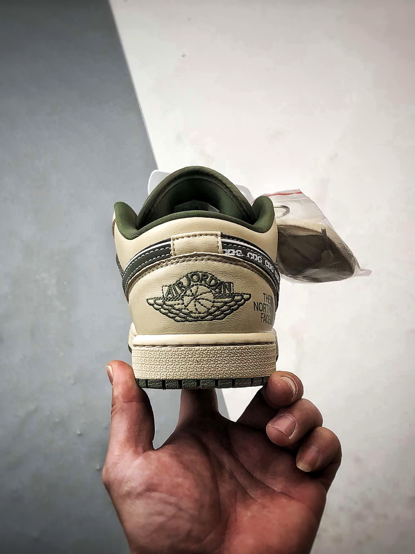 Air Jordan 1 Low ”高端定制” 北面棕绿迷彩 QG1988-017 Air Jordan 1 Low ”高端定制” 北面棕绿迷彩 QG1988-017