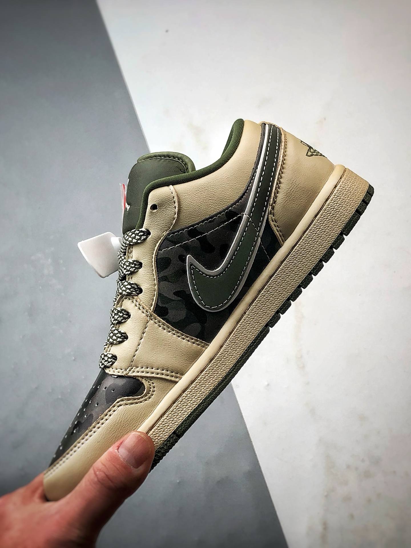 Air Jordan 1 Low ”高端定制” 北面棕绿迷彩 QG1988-017 Air Jordan 1 Low ”高端定制” 北面棕绿迷彩 QG1988-017