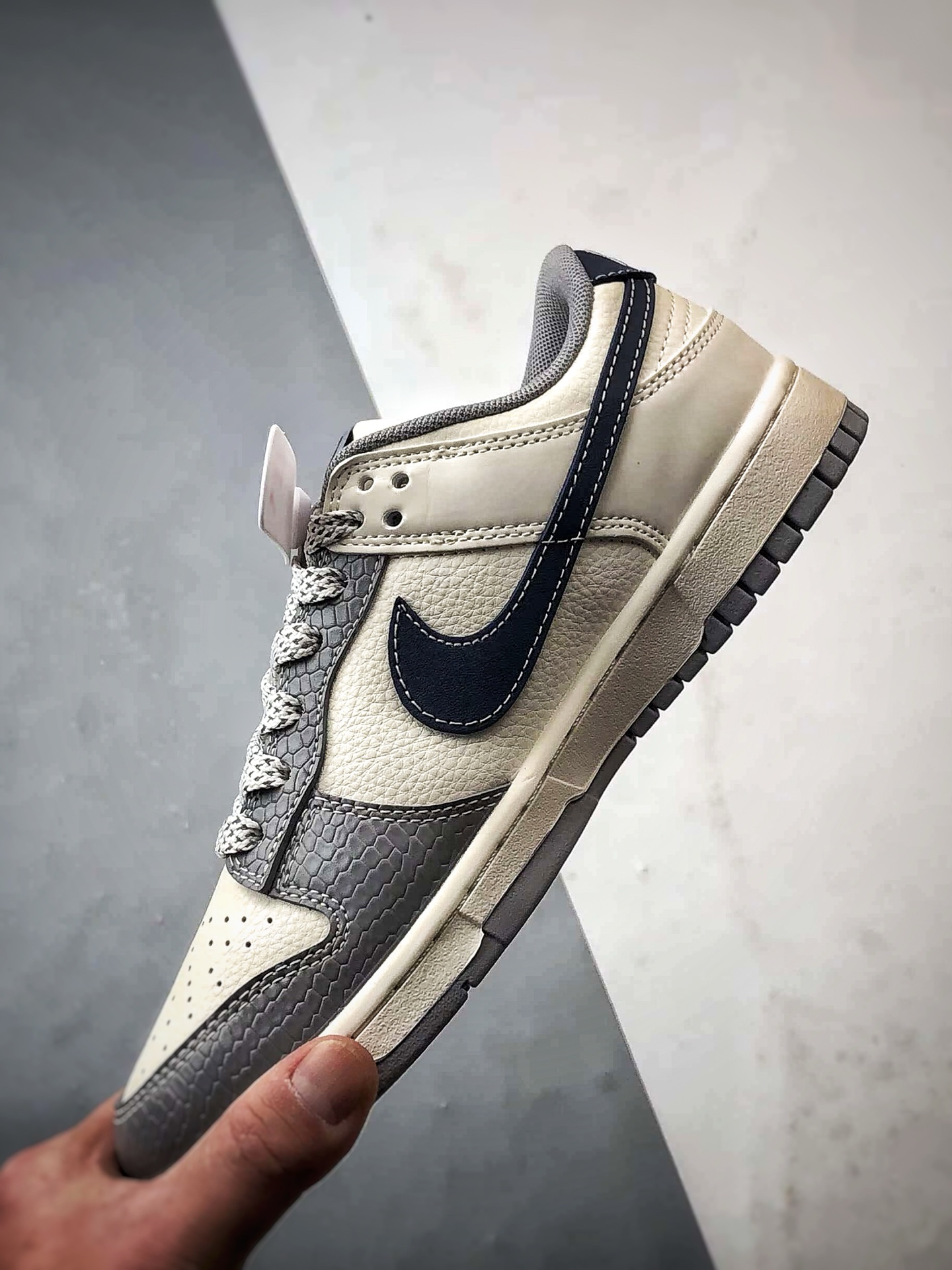 NK Dunk Low Retro ”DIY高端定制” Bape蛇鳞纹米灰蓝 低帮休闲运动板鞋 JP1648-036 NK Dunk Low Retro ”DIY高端定制” Bape蛇鳞纹米灰蓝 低帮休闲运动板鞋 JP1648-036