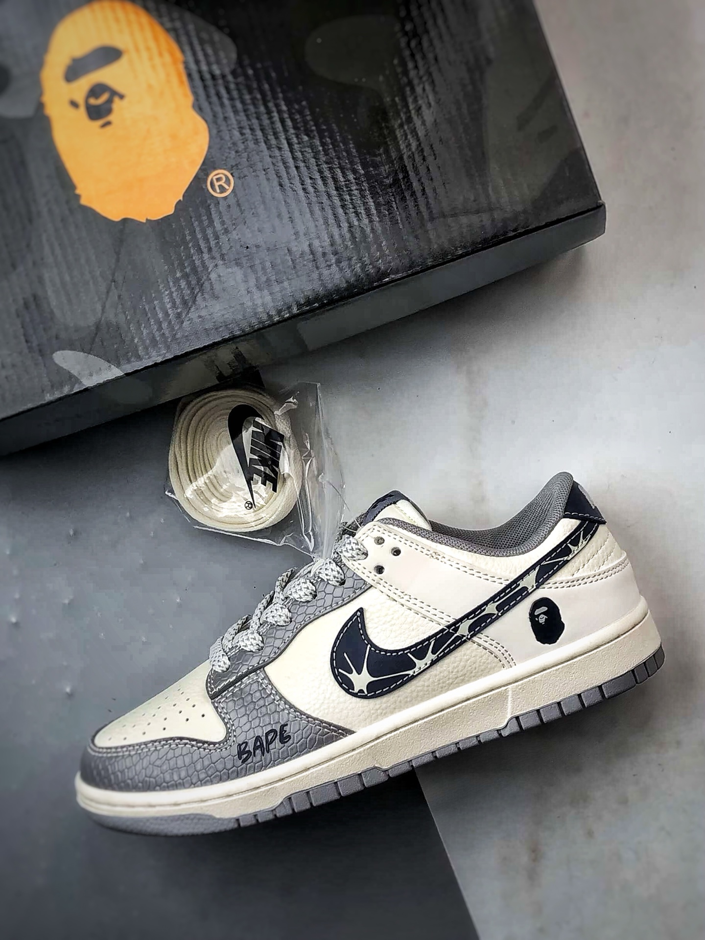 NK Dunk Low Retro ”DIY高端定制” Bape蛇鳞纹米灰蓝 低帮休闲运动板鞋 JP1648-036 NK Dunk Low Retro ”DIY高端定制” Bape蛇鳞纹米灰蓝 低帮休闲运动板鞋 JP1648-036