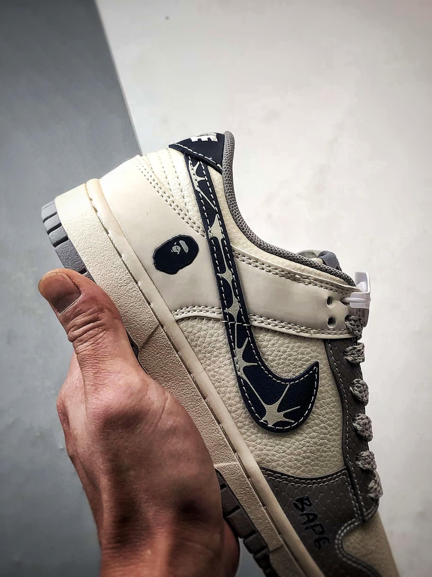NK Dunk Low Retro ”DIY高端定制” Bape蛇鳞纹米灰蓝 低帮休闲运动板鞋 JP1648-036 NK Dunk Low Retro ”DIY高端定制” Bape蛇鳞纹米灰蓝 低帮休闲运动板鞋 JP1648-036
