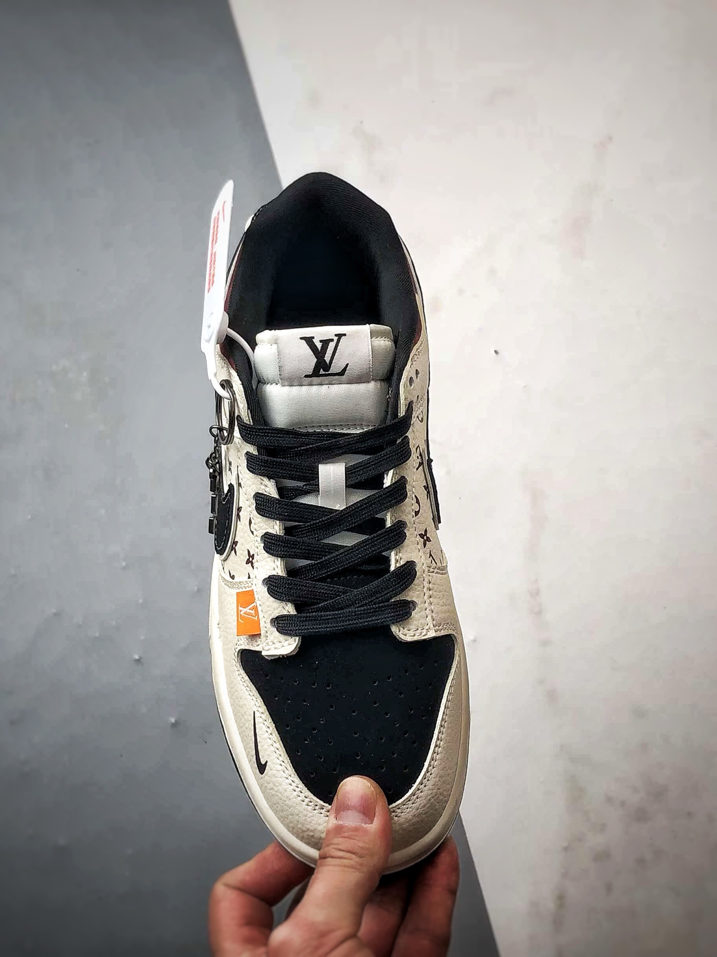 290 NK Dunk Low Retro ”DIY高端定制” LV印花米黑紫 低帮休闲运动板鞋 MN1688-105-Chinese UA Cheap High Quatity Brand Clothes Bags handbags Sneakers wholesale wholesaler seller from China Factory suppliers Fashion Clothing Shoes best Quality Beautiful Price 290 NK Dunk Low Retro ”DIY高端定制” LV印花米黑紫 低帮休闲运动板鞋 MN1688-105