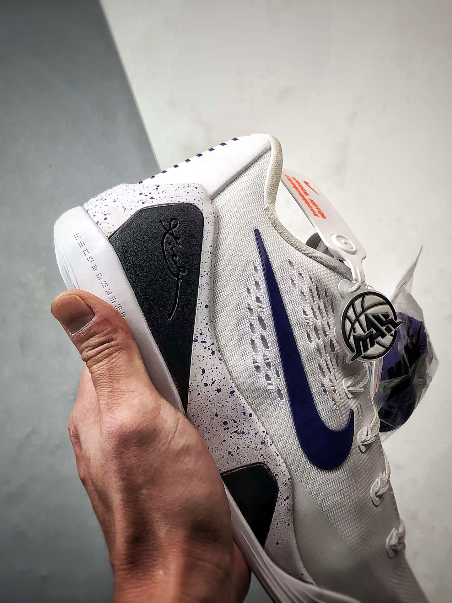 340 NK Kobe 9 Elite Low EM Protro 灭世科比9代 白紫色 IH1401-100-Chinese UA Cheap High Quatity Brand Clothes Bags handbags Sneakers wholesale wholesaler seller from China Factory suppliers Fashion Clothing Shoes best Quality Beautiful Price 340 NK Kobe 9 Elite Low EM Protro 灭世科比9代 白紫色 IH1401-100