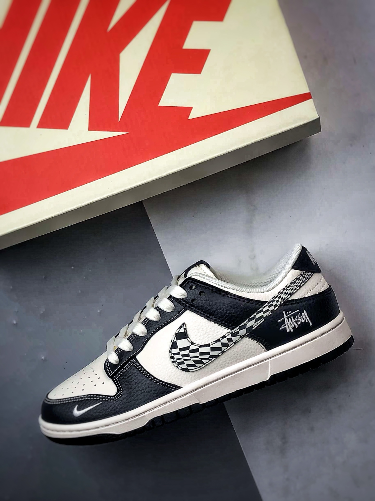 290 NK Dunk Low Retro ”DIY高端定制” 斯图西黑白棋格钩 低帮休闲运动板鞋 QW5836-029