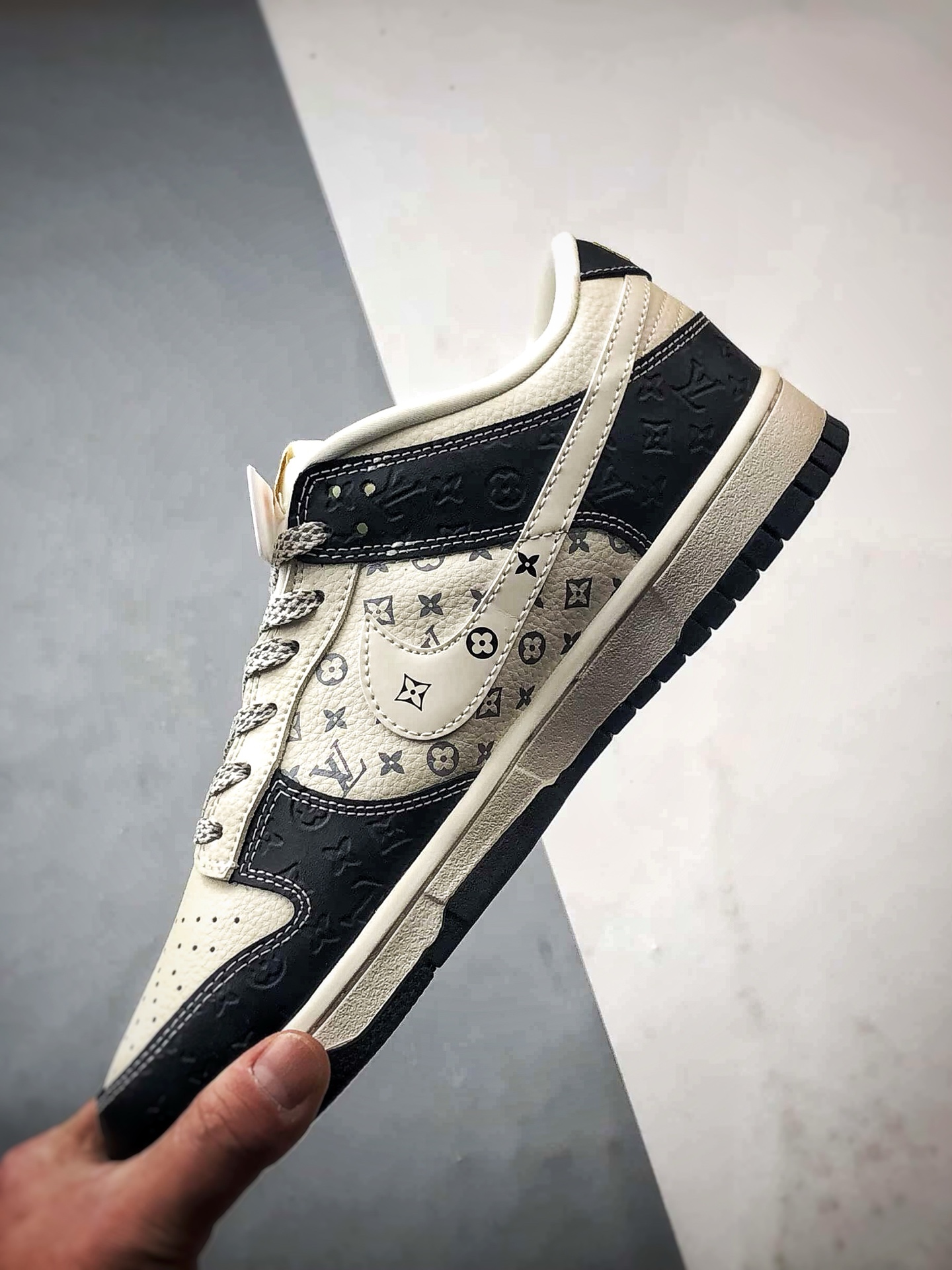 290 NK Dunk Low Retro ”DIY高端定制” LV印花米白黑 低帮休闲运动板鞋 MN1688-106
