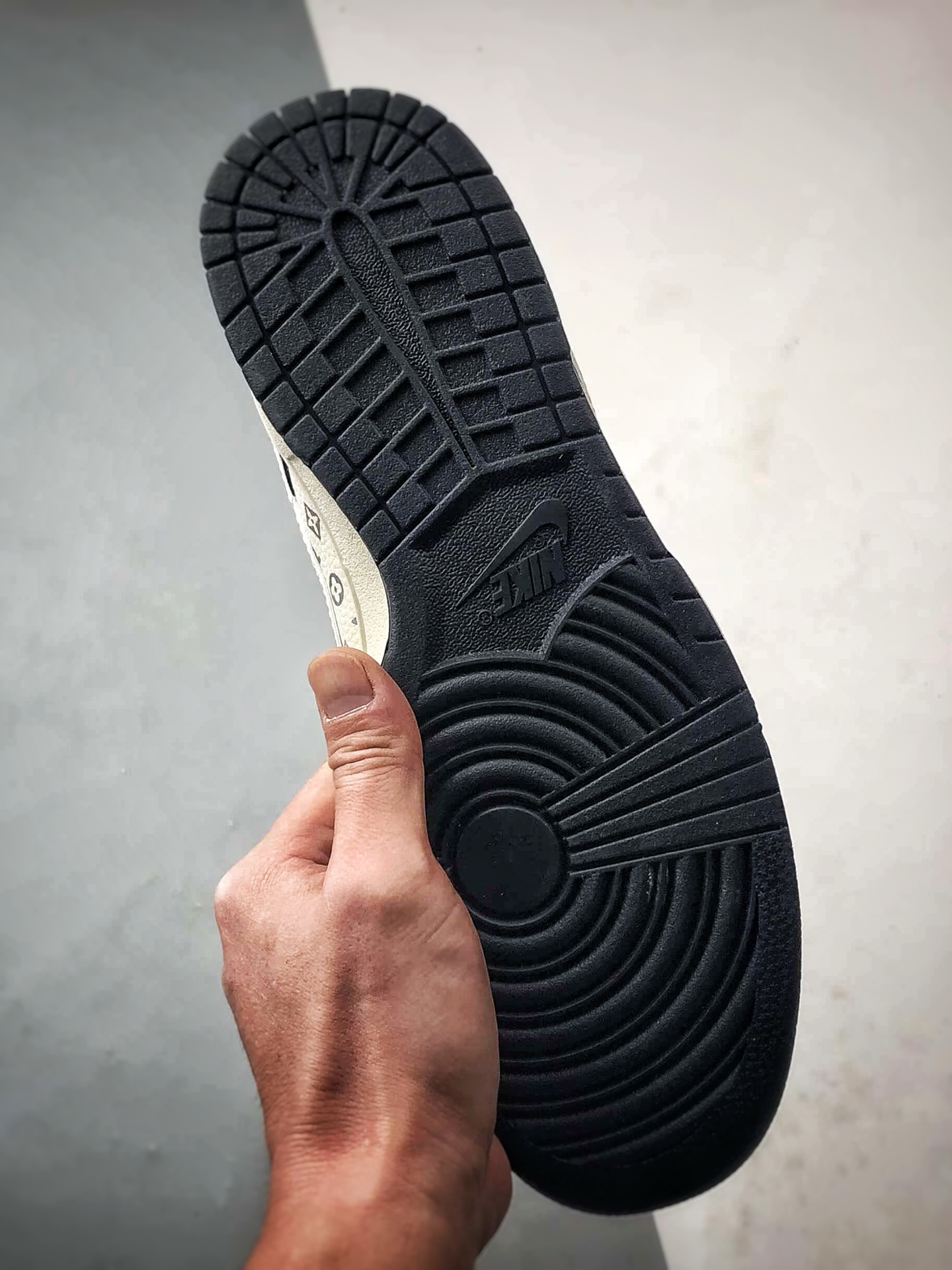 290 NK Dunk Low Retro ”DIY高端定制” LV印花米白黑 低帮休闲运动板鞋 MN1688-106