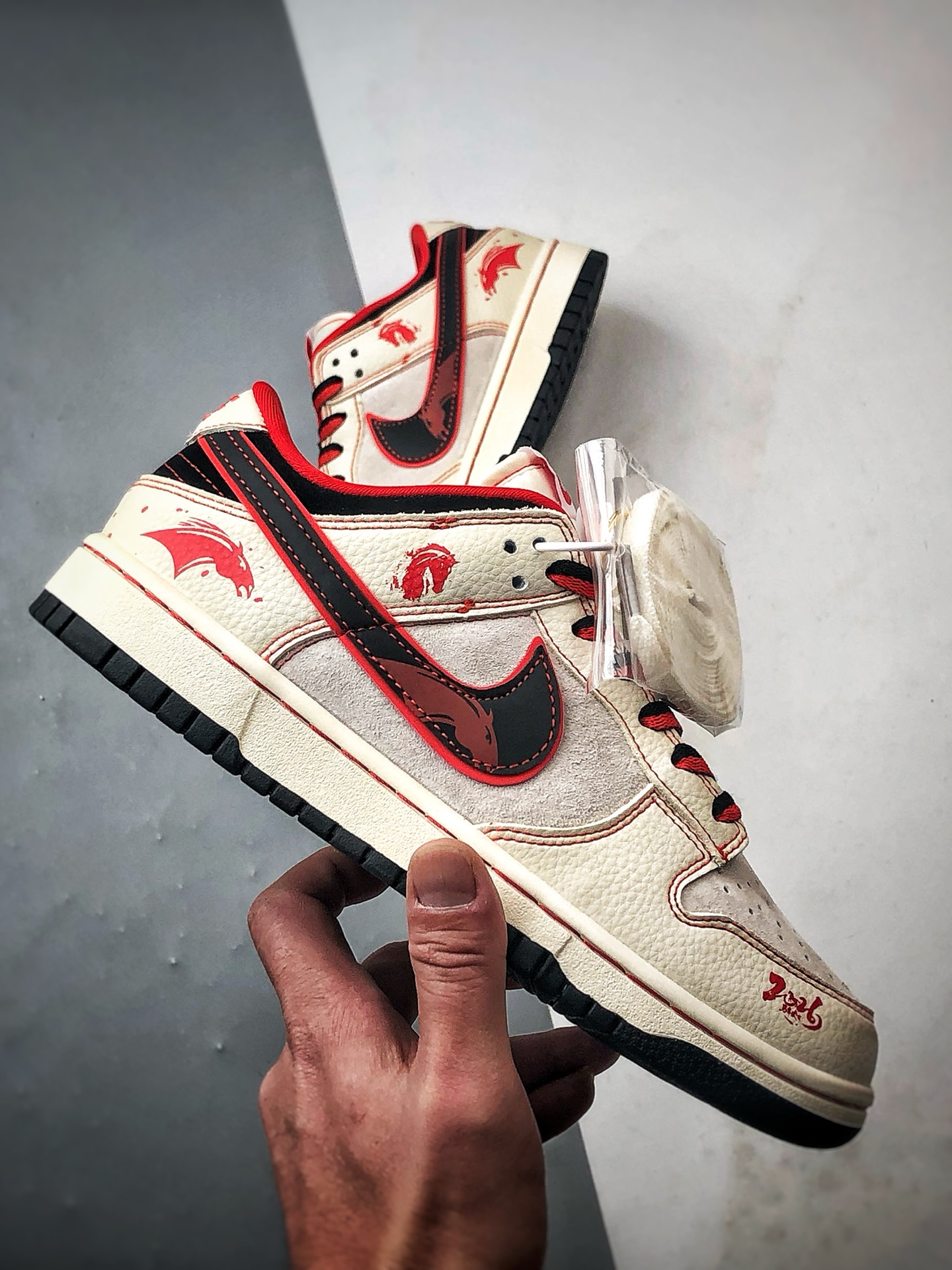 270 NK Dunk Low Retro ”DIY高端定制” 马年限定米黑红 低帮休闲运动板鞋 DG1988-013