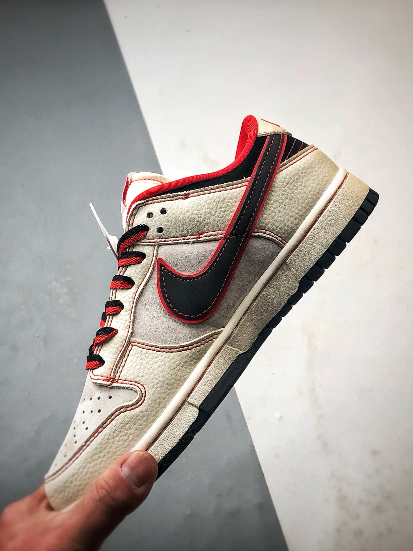 270 NK Dunk Low Retro ”DIY高端定制” 马年限定米黑红 低帮休闲运动板鞋 DG1988-013