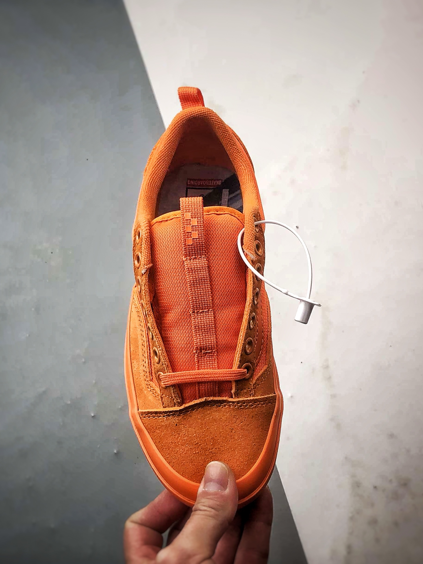 180 Atiba Jefferson x Vans Old Skool 36 橙色 万斯同步 低帮经典舒适滑板鞋 VN000D5R12Q-Chinese UA Cheap High Quatity Brand Clothes Bags handbags Sneakers wholesale wholesaler seller from China Factory suppliers Fashion Clothing Shoes best Quality Beautiful Price 180 Atiba Jefferson x Vans Old Skool 36 橙色 万斯同步 低帮经典舒适滑板鞋 VN000D5R12Q