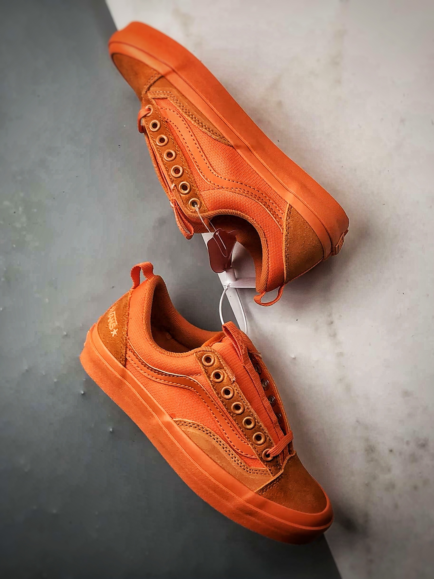 180 Atiba Jefferson x Vans Old Skool 36 橙色 万斯同步 低帮经典舒适滑板鞋 VN000D5R12Q-Chinese UA Cheap High Quatity Brand Clothes Bags handbags Sneakers wholesale wholesaler seller from China Factory suppliers Fashion Clothing Shoes best Quality Beautiful Price 180 Atiba Jefferson x Vans Old Skool 36 橙色 万斯同步 低帮经典舒适滑板鞋 VN000D5R12Q
