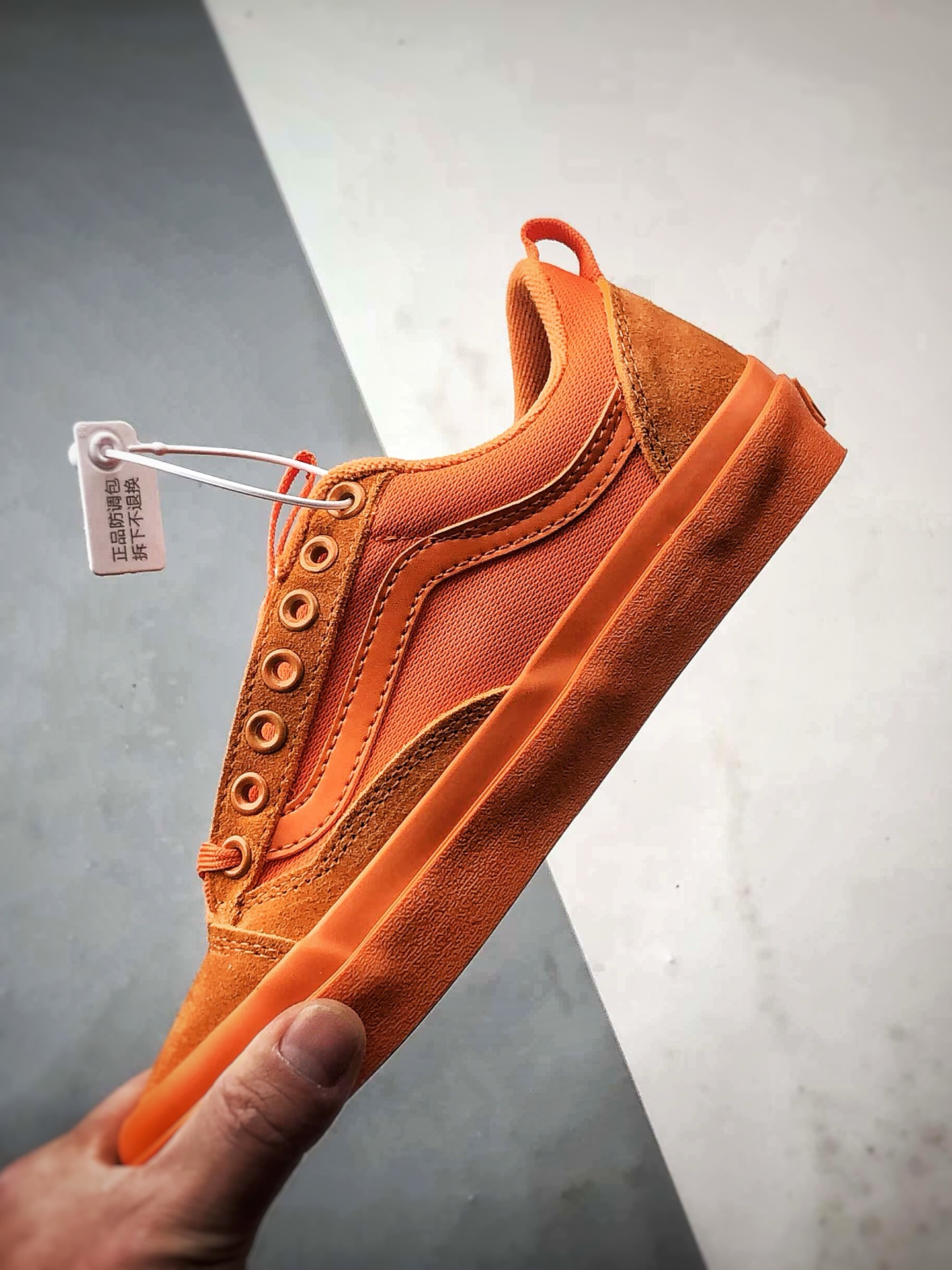 180 Atiba Jefferson x Vans Old Skool 36 橙色 万斯同步 低帮经典舒适滑板鞋 VN000D5R12Q-Chinese UA Cheap High Quatity Brand Clothes Bags handbags Sneakers wholesale wholesaler seller from China Factory suppliers Fashion Clothing Shoes best Quality Beautiful Price 180 Atiba Jefferson x Vans Old Skool 36 橙色 万斯同步 低帮经典舒适滑板鞋 VN000D5R12Q