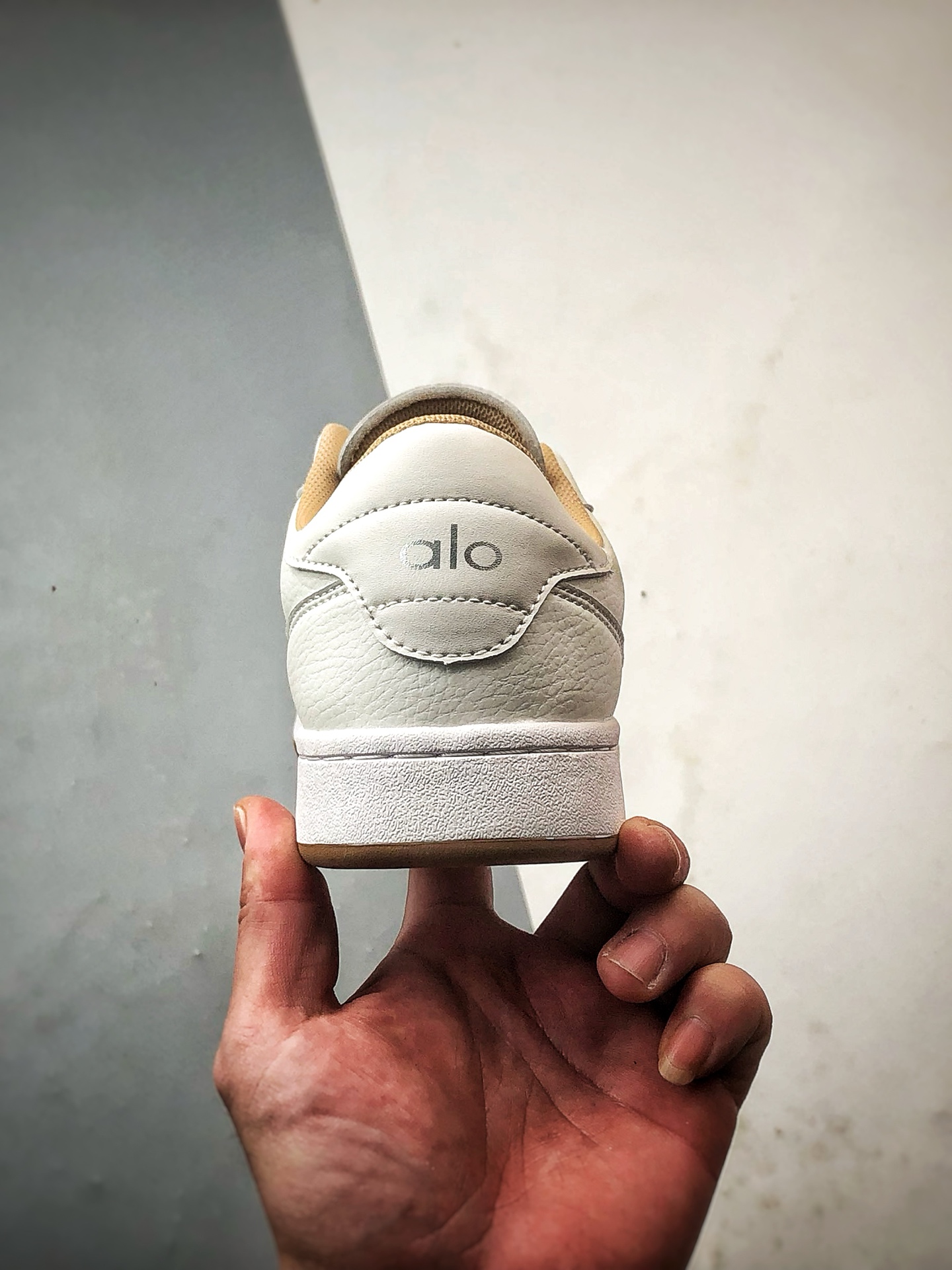 190 alo yoga Recovery Mode 白色 舒适简约低帮厚底增高休闲板鞋
