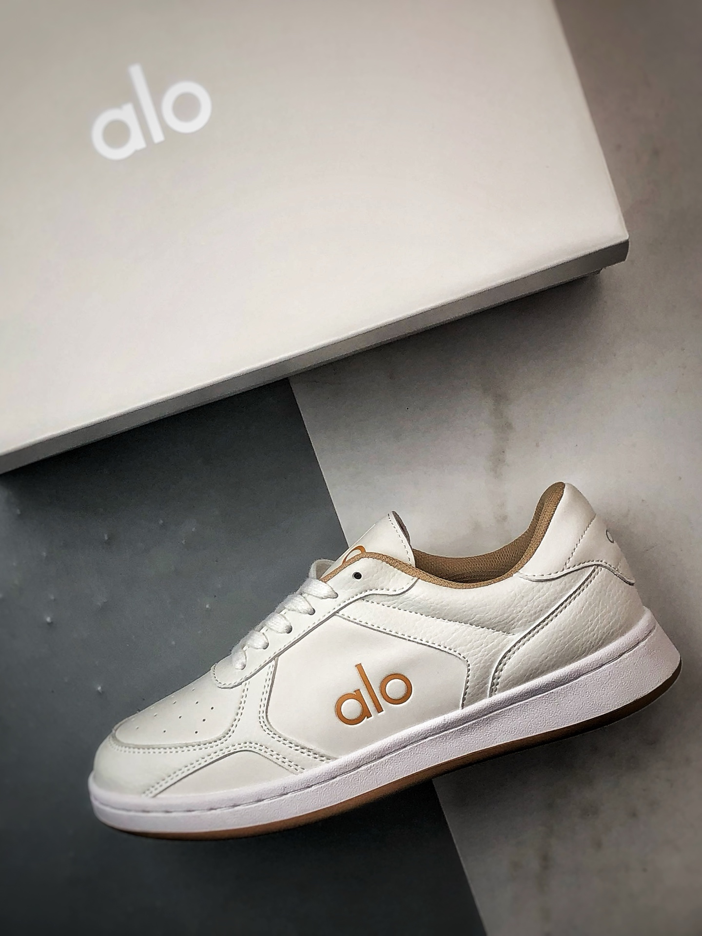 190 alo yoga Recovery Mode 白色 舒适简约低帮厚底增高休闲板鞋
