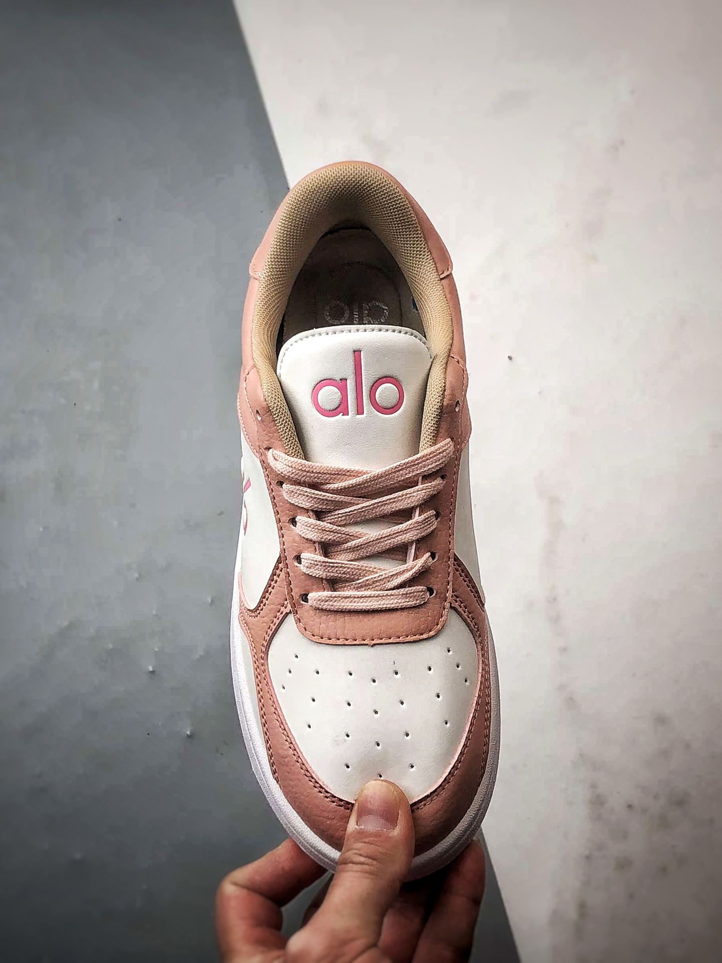 190 alo yoga Recovery Mode 粉白色 舒适简约低帮厚底增高休闲板鞋