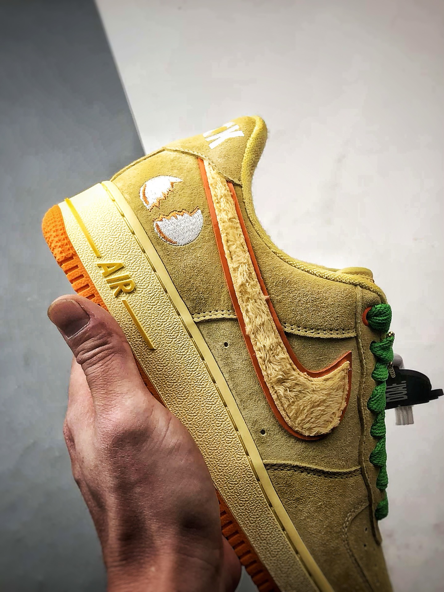 240 DOAF x Air Force 1 Low 黄色 IU7612-700