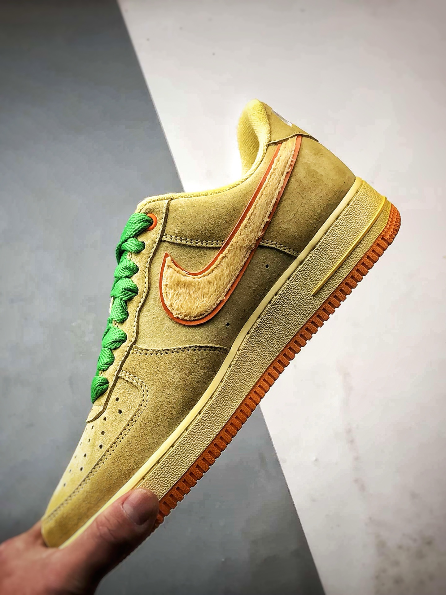 240 DOAF x Air Force 1 Low 黄色 IU7612-700