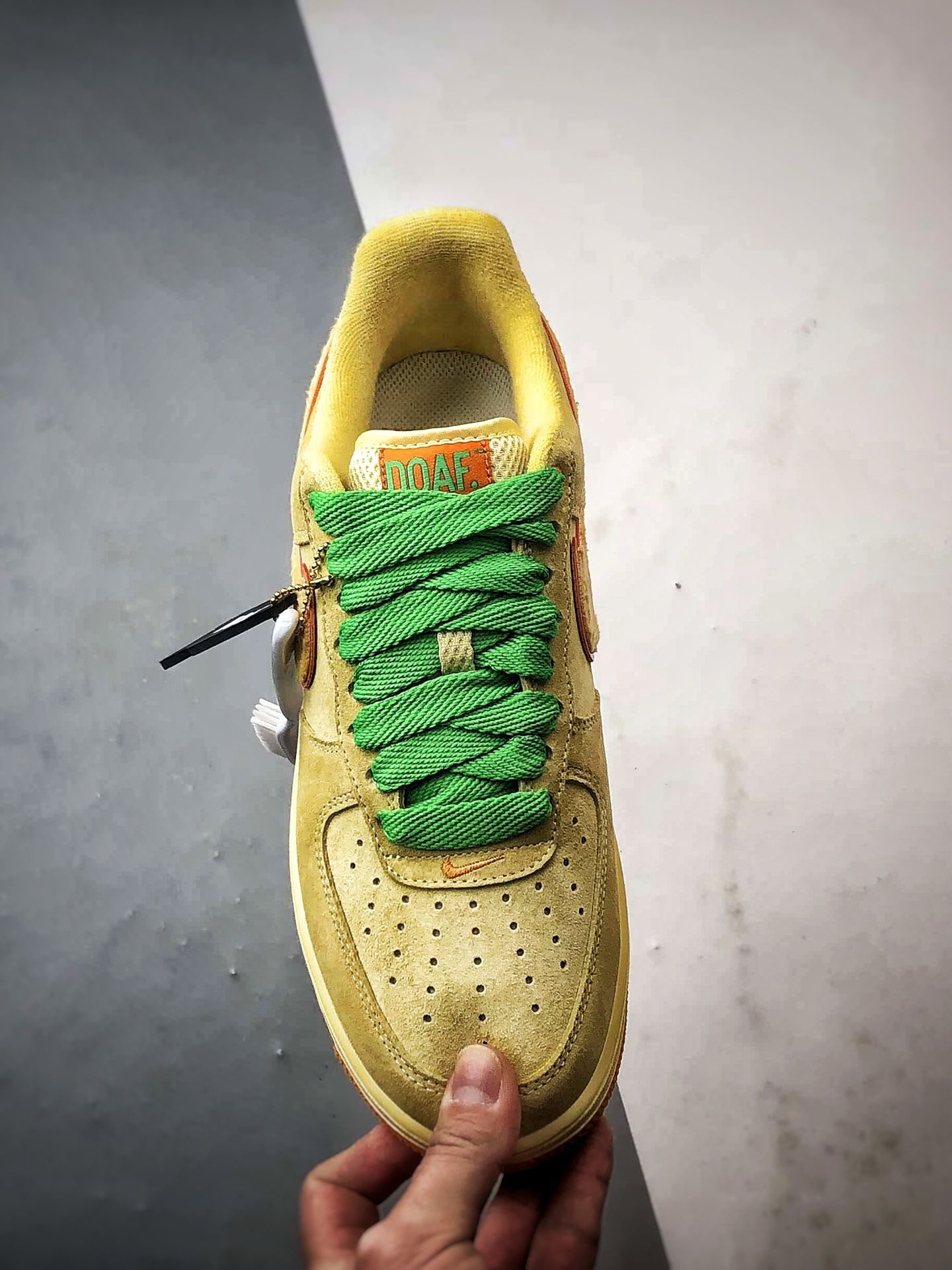 240 DOAF x Air Force 1 Low 黄色 IU7612-700