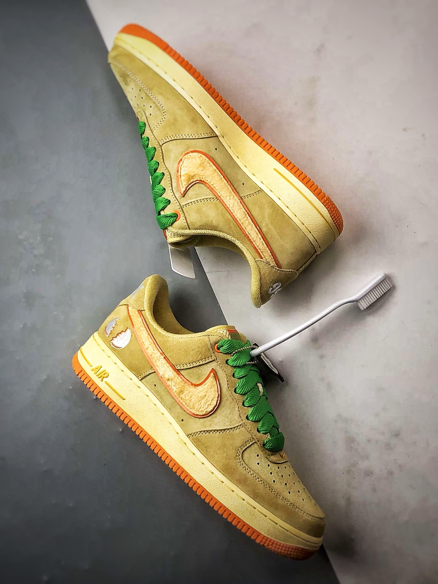 240 DOAF x Air Force 1 Low 黄色 IU7612-700