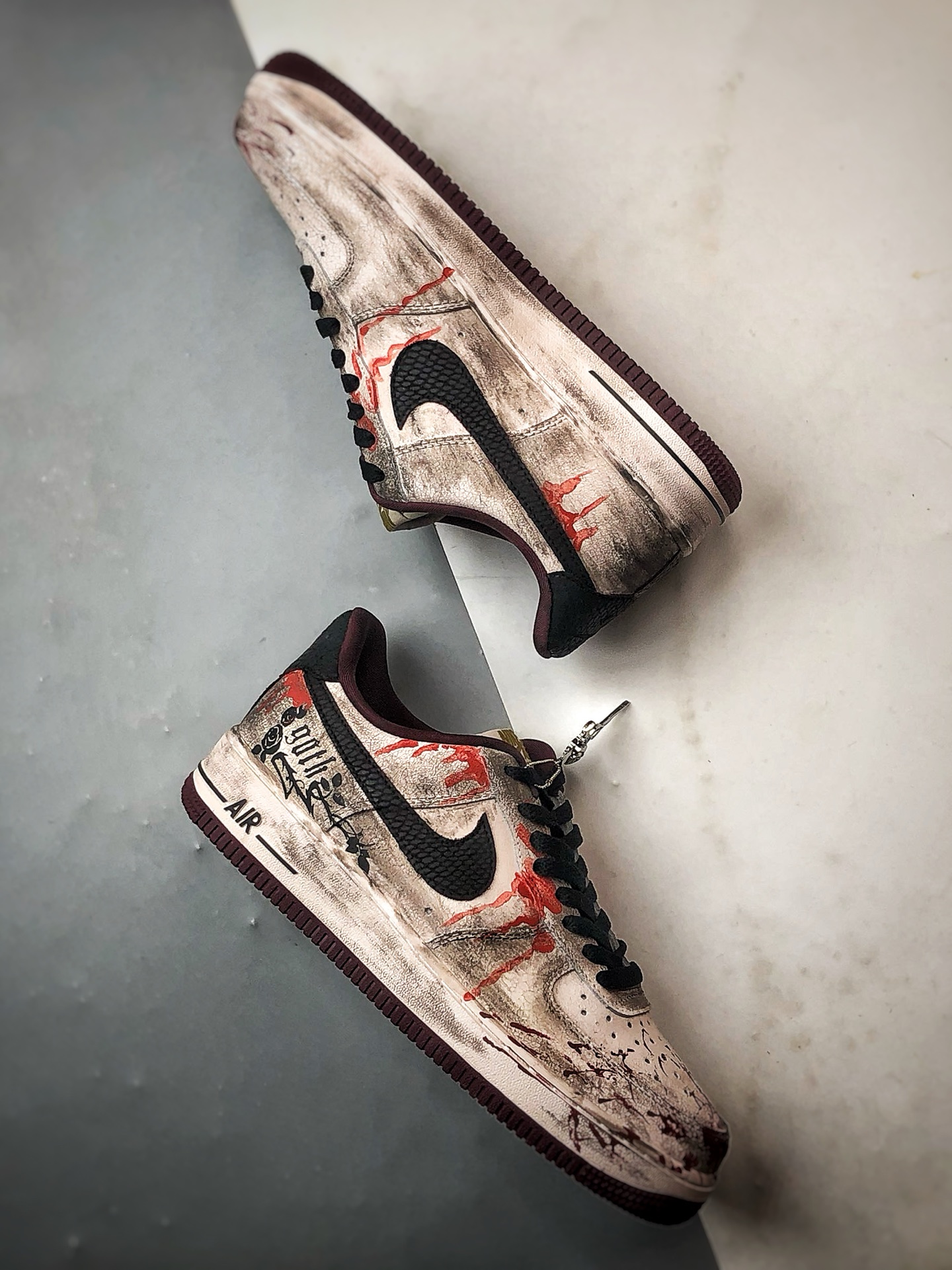 280 Air Force 1 '07 Low 哥特血痕涂鸦 XL2132-888