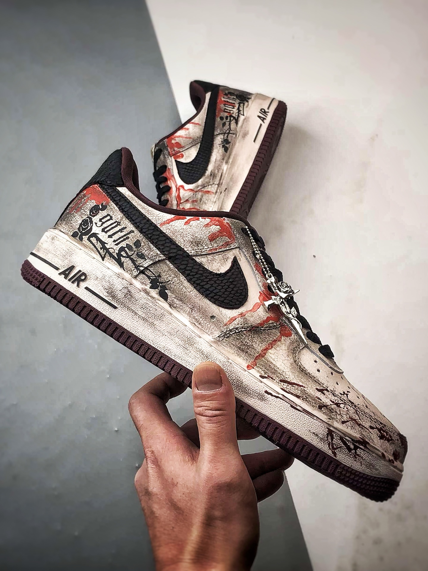 280 Air Force 1 '07 Low 哥特血痕涂鸦 XL2132-888