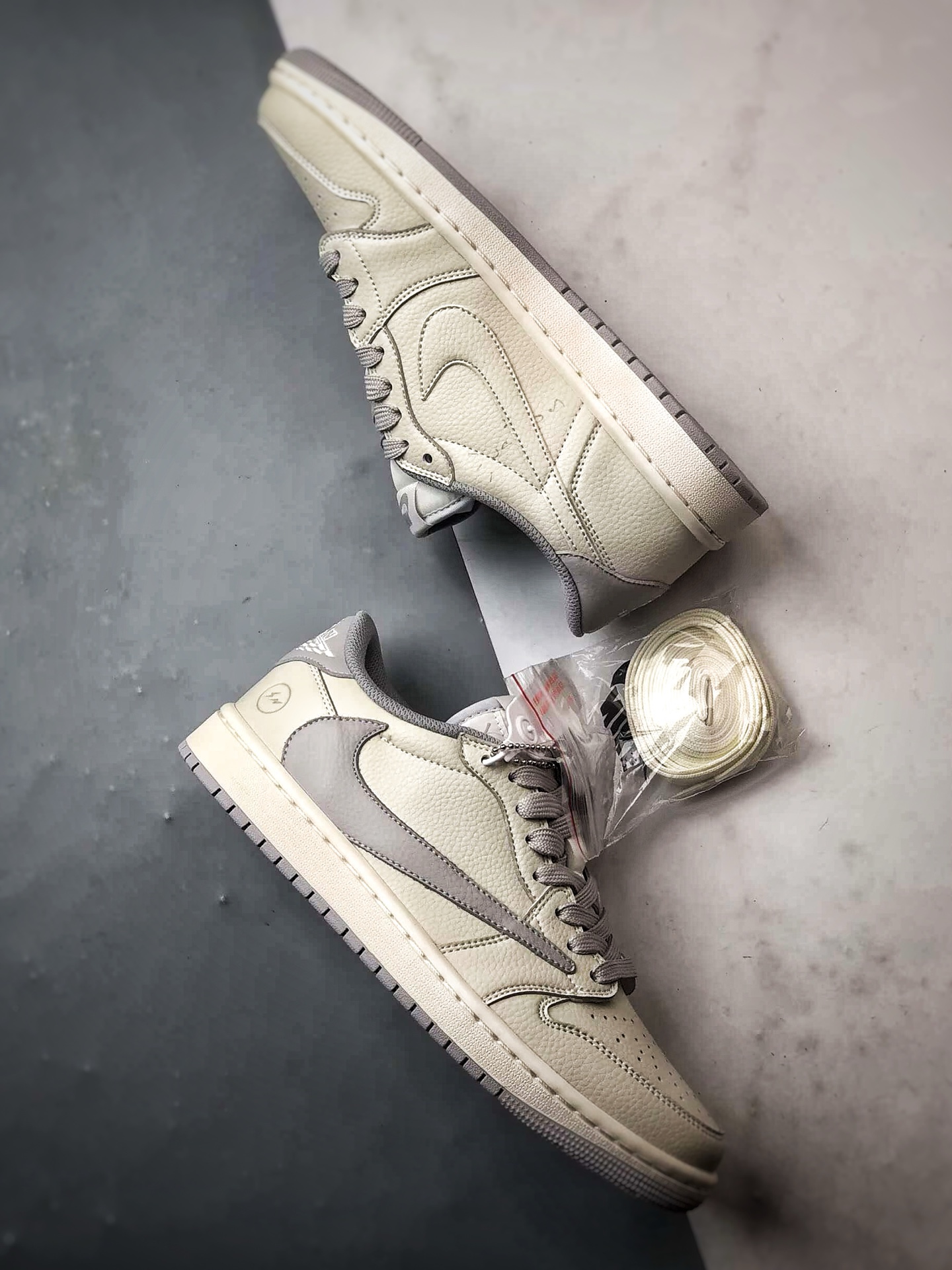 280 Air Jordan 1 Low ”高端定制” 闪电米白灰倒钩 LK1099-062-Chinese UA Cheap High Quatity Brand Clothes Bags handbags Sneakers wholesale wholesaler seller from China Factory suppliers Fashion Clothing Shoes best Quality Beautiful Price 280 Air Jordan 1 Low ”高端定制” 闪电米白灰倒钩 LK1099-062