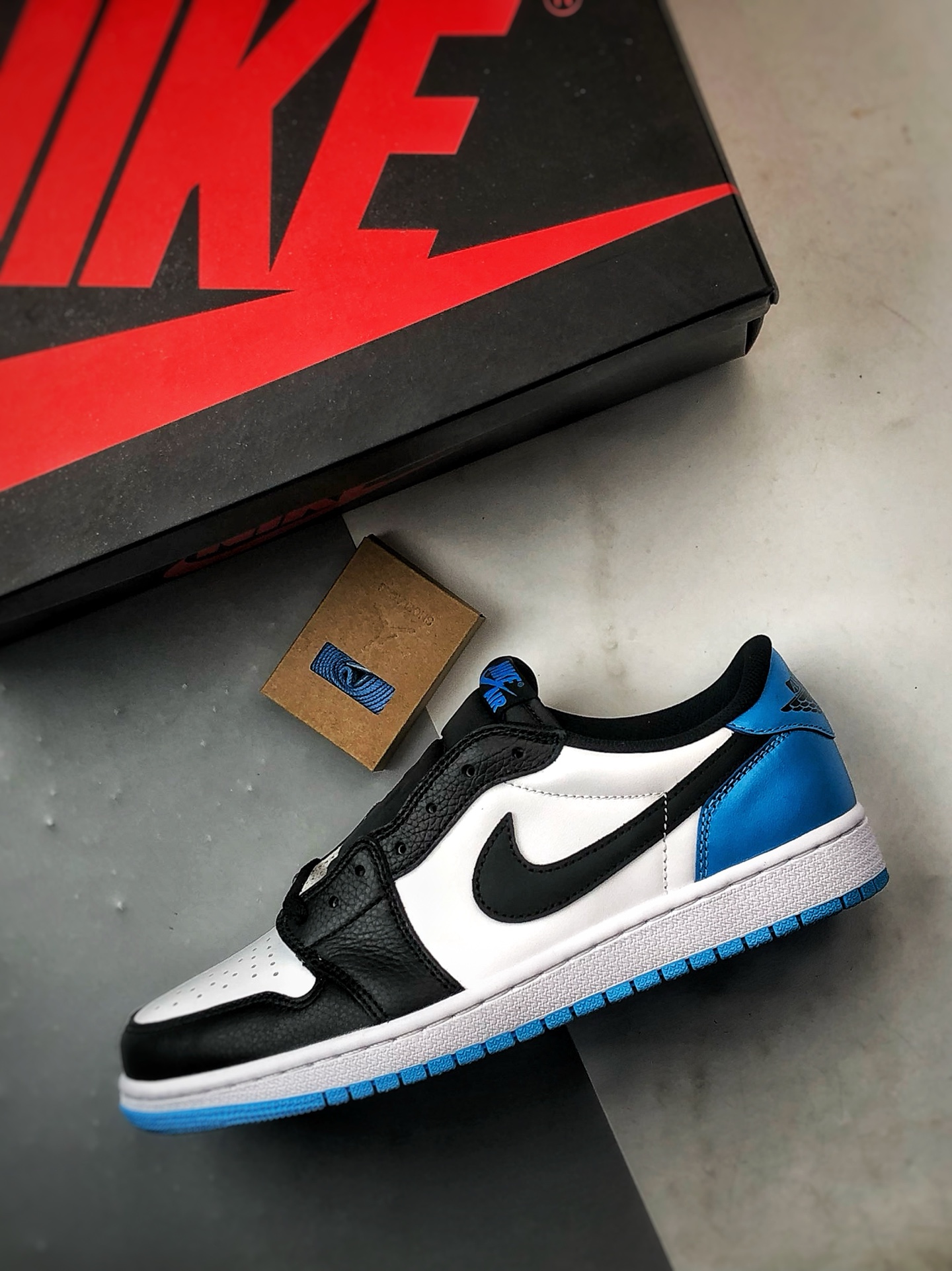 320 Air Jordan 1 Low ”Black and Dark Powder Blue” 小闪电黑白蓝 CZ0790-104-Chinese UA Cheap High Quatity Brand Clothes Bags handbags Sneakers wholesale wholesaler seller from China Factory suppliers Fashion Clothing Shoes best Quality Beautiful Price 320 Air Jordan 1 Low ”Black and Dark Powder Blue” 小闪电黑白蓝 CZ0790-104