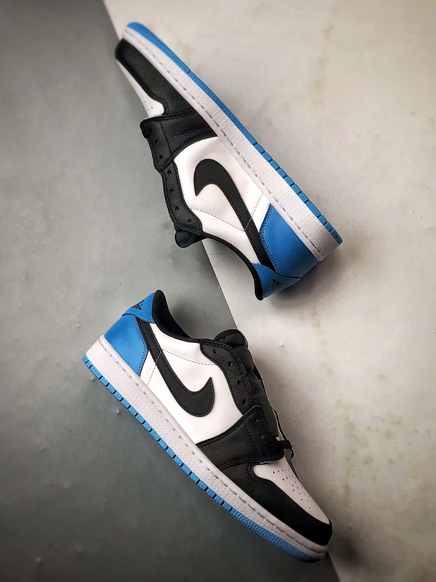 320 Air Jordan 1 Low ”Black and Dark Powder Blue” 小闪电黑白蓝 CZ0790-104-Chinese UA Cheap High Quatity Brand Clothes Bags handbags Sneakers wholesale wholesaler seller from China Factory suppliers Fashion Clothing Shoes best Quality Beautiful Price 320 Air Jordan 1 Low ”Black and Dark Powder Blue” 小闪电黑白蓝 CZ0790-104