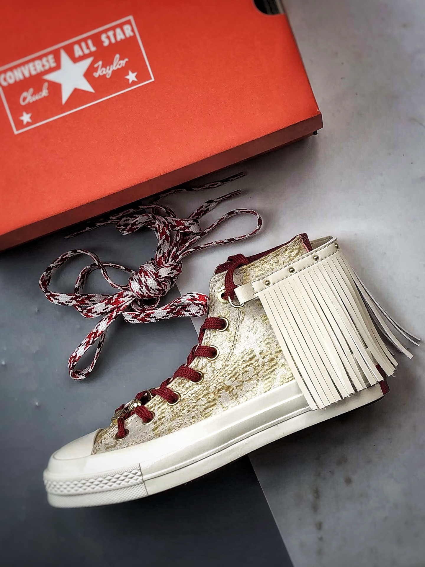 160 Converse Chuck 1970s 米白红 匡威2026马年CNY新年限定高帮休闲鞋 A19072C-Chinese UA Cheap High Quatity Brand Clothes Bags handbags Sneakers wholesale wholesaler seller from China Factory suppliers Fashion Clothing Shoes best Quality Beautiful Price 160 Converse Chuck 1970s 米白红 匡威2026马年CNY新年限定高帮休闲鞋 A19072C