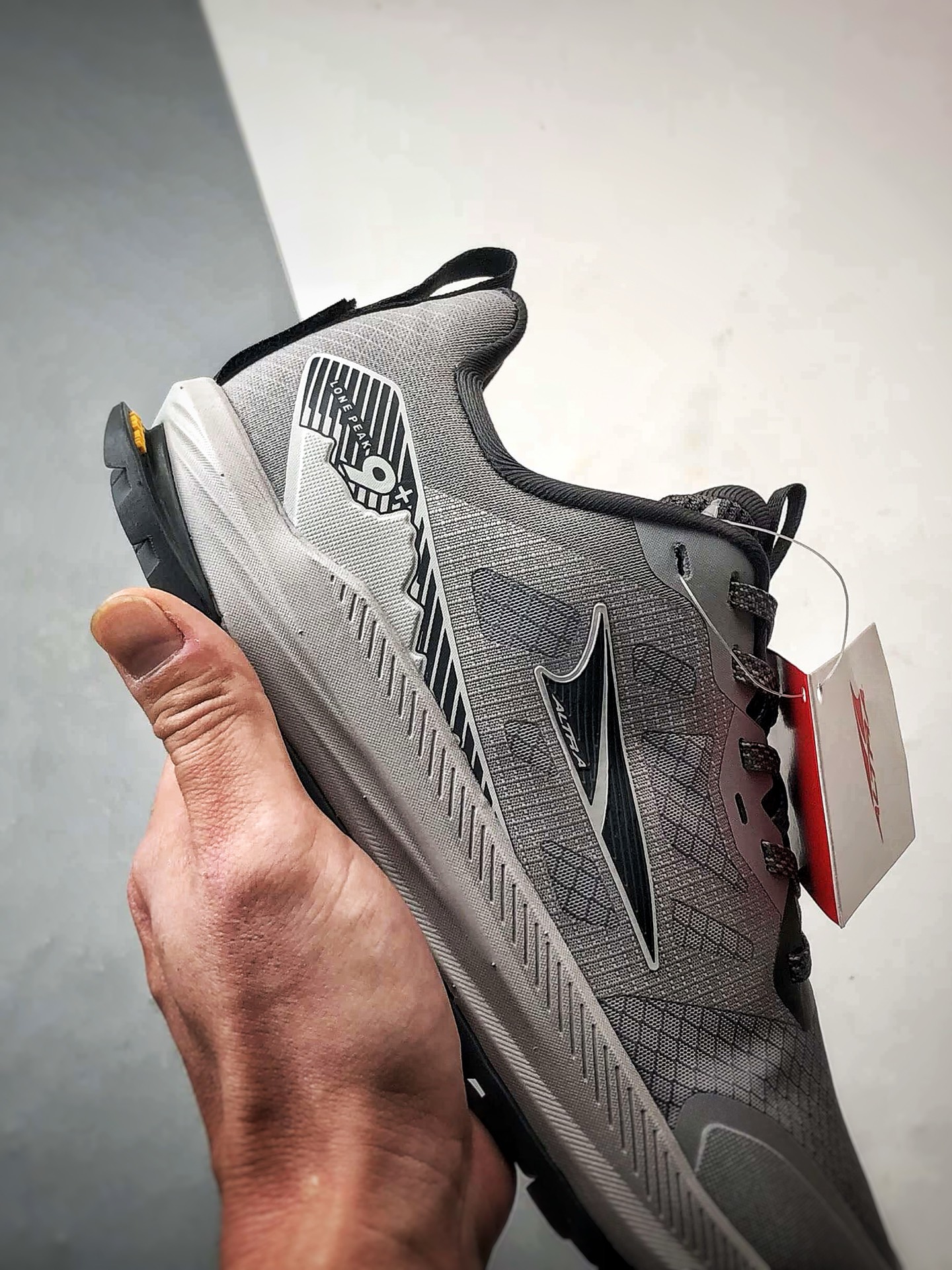 220 Altra Lone Peak 9+ 灰色 派峰9时尚舒适简约百搭透气跑步鞋-Chinese UA Cheap High Quatity Brand Clothes Bags handbags Sneakers wholesale wholesaler seller from China Factory suppliers Fashion Clothing Shoes best Quality Beautiful Price 220 Altra Lone Peak 9+ 灰色 派峰9时尚舒适简约百搭透气跑步鞋