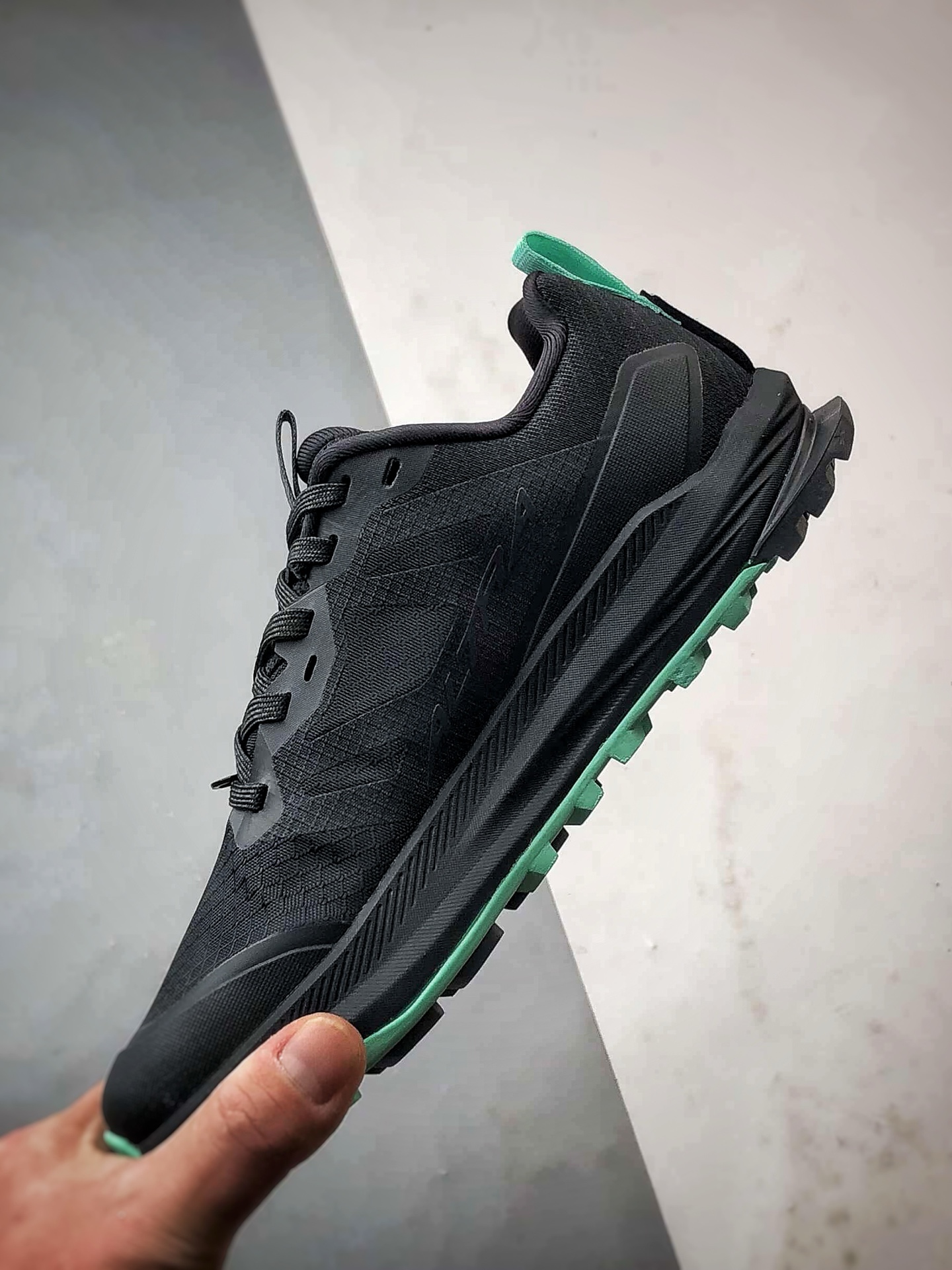 220 Altra Lone Peak 9+ 黑绿色 派峰9时尚舒适简约百搭透气跑步鞋-Chinese UA Cheap High Quatity Brand Clothes Bags handbags Sneakers wholesale wholesaler seller from China Factory suppliers Fashion Clothing Shoes best Quality Beautiful Price 220 Altra Lone Peak 9+ 黑绿色 派峰9时尚舒适简约百搭透气跑步鞋