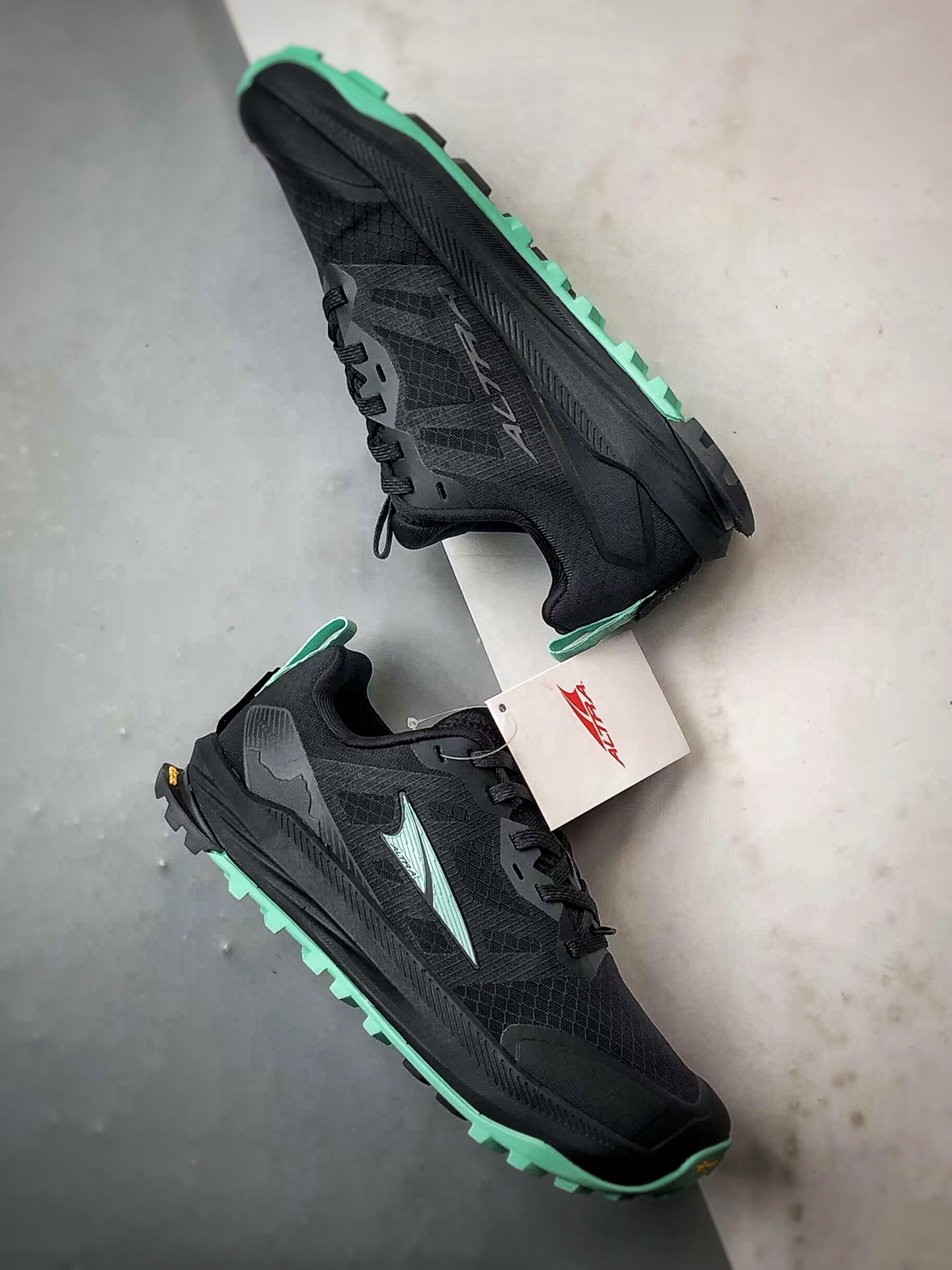 220 Altra Lone Peak 9+ 黑绿色 派峰9时尚舒适简约百搭透气跑步鞋-Chinese UA Cheap High Quatity Brand Clothes Bags handbags Sneakers wholesale wholesaler seller from China Factory suppliers Fashion Clothing Shoes best Quality Beautiful Price 220 Altra Lone Peak 9+ 黑绿色 派峰9时尚舒适简约百搭透气跑步鞋