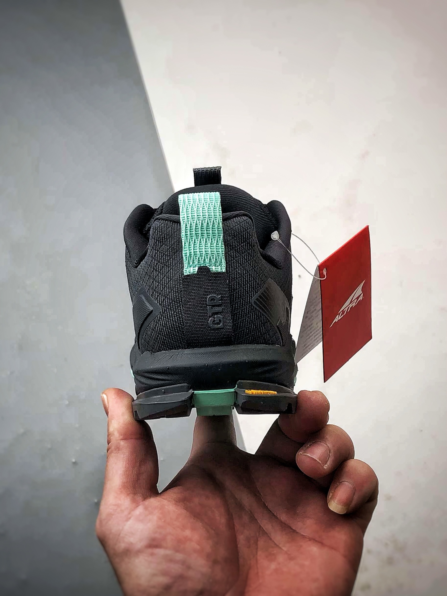 220 Altra Lone Peak 9+ 黑绿色 派峰9时尚舒适简约百搭透气跑步鞋-Chinese UA Cheap High Quatity Brand Clothes Bags handbags Sneakers wholesale wholesaler seller from China Factory suppliers Fashion Clothing Shoes best Quality Beautiful Price 220 Altra Lone Peak 9+ 黑绿色 派峰9时尚舒适简约百搭透气跑步鞋