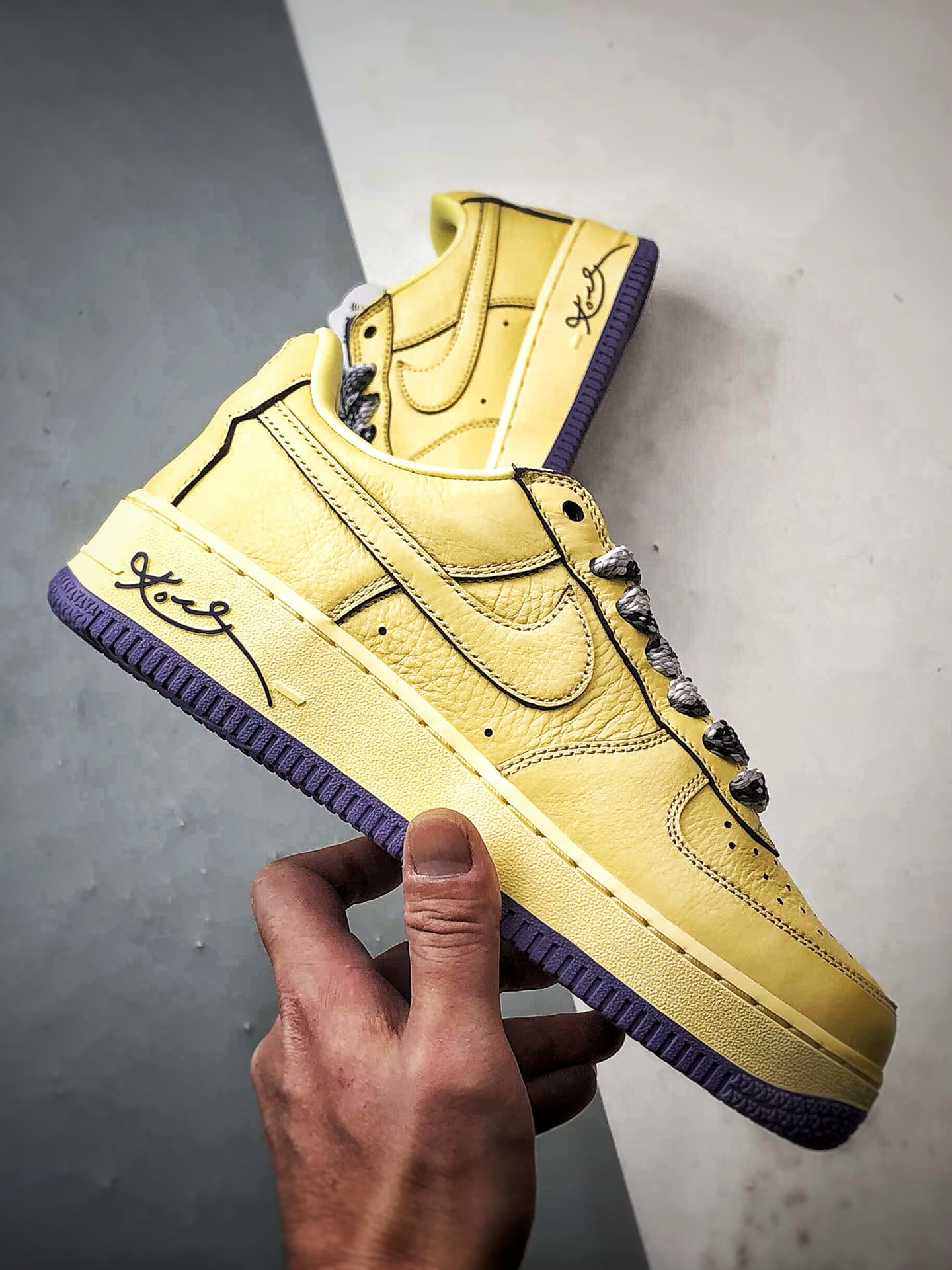 300 Air Force 1 Kobe Bryant 黄色 HV9408-700-Chinese UA Cheap High Quatity Brand Clothes Bags handbags Sneakers wholesale wholesaler seller from China Factory suppliers Fashion Clothing Shoes best Quality Beautiful Price 300 Air Force 1 Kobe Bryant 黄色 HV9408-700
