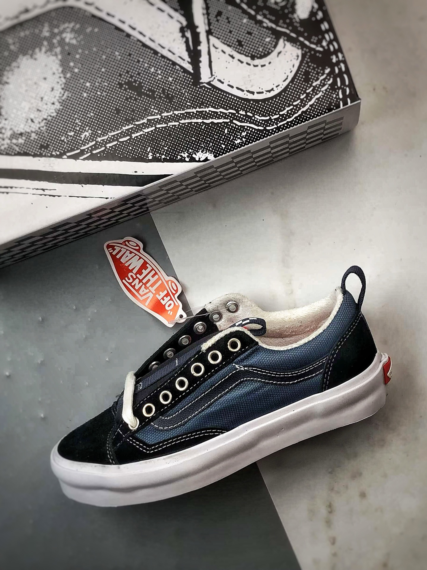 140 Vans Skate Old Skool 36 蓝黑 同步 低帮经典舒适滑板鞋 VN000D5RHT3-Chinese UA Cheap High Quatity Brand Clothes Bags handbags Sneakers wholesale wholesaler seller from China Factory suppliers Fashion Clothing Shoes best Quality Beautiful Price 140 Vans Skate Old Skool 36 蓝黑 同步 低帮经典舒适滑板鞋 VN000D5RHT3