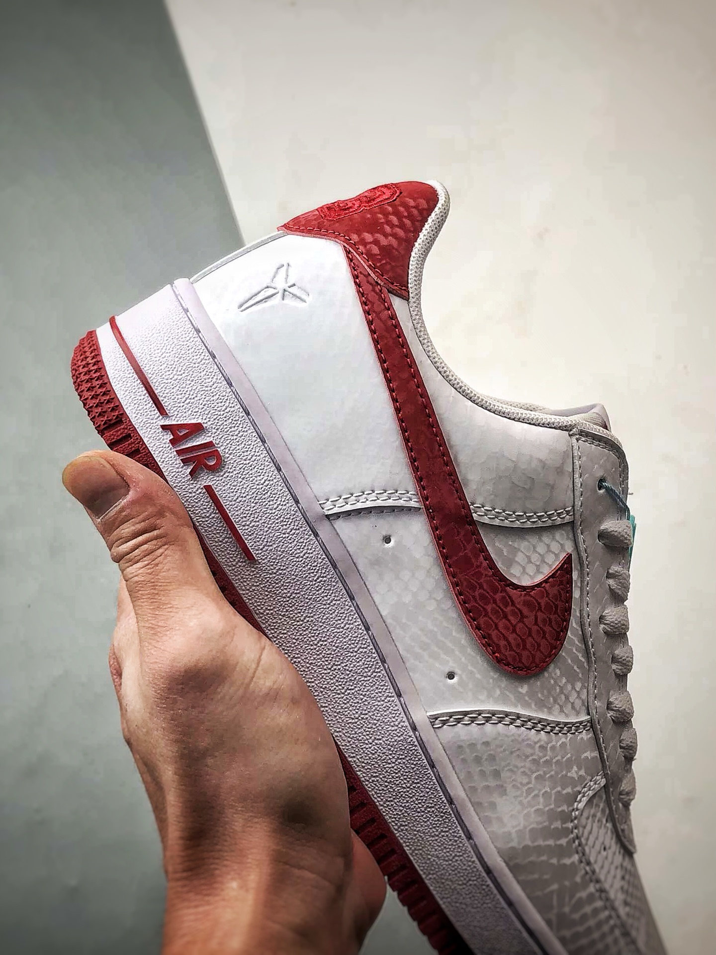 220 Kobe Bryant x Air Force 1 Low 白红 IB0018-101-Chinese UA Cheap High Quatity Brand Clothes Bags handbags Sneakers wholesale wholesaler seller from China Factory suppliers Fashion Clothing Shoes best Quality Beautiful Price 220 Kobe Bryant x Air Force 1 Low 白红 IB0018-101