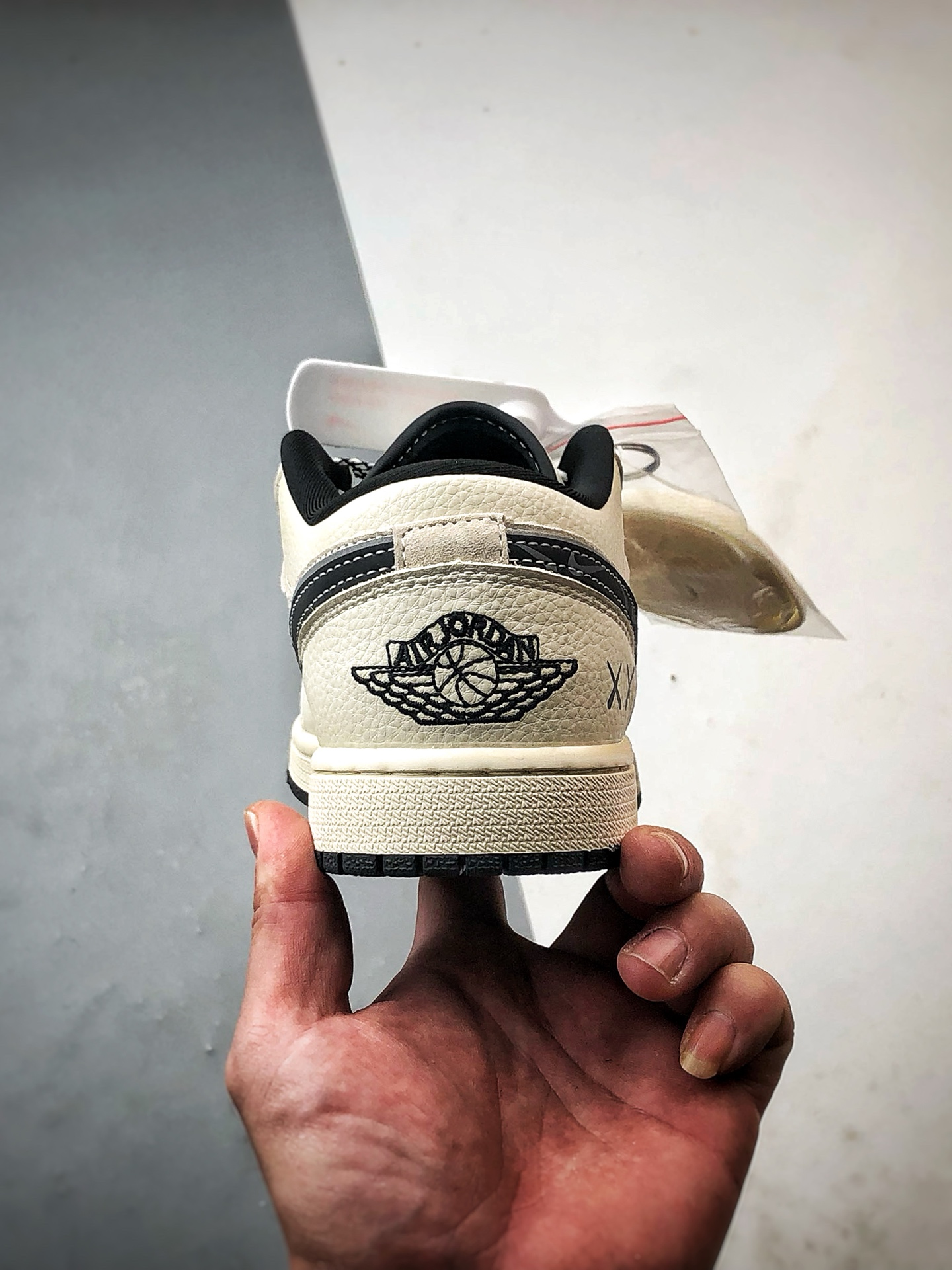 290 Air Jordan 1 Low ”高端定制” Kaws米灰黑 LR8888-019-Chinese UA Cheap High Quatity Brand Clothes Bags handbags Sneakers wholesale wholesaler seller from China Factory suppliers Fashion Clothing Shoes best Quality Beautiful Price 290 Air Jordan 1 Low ”高端定制” Kaws米灰黑 LR8888-019