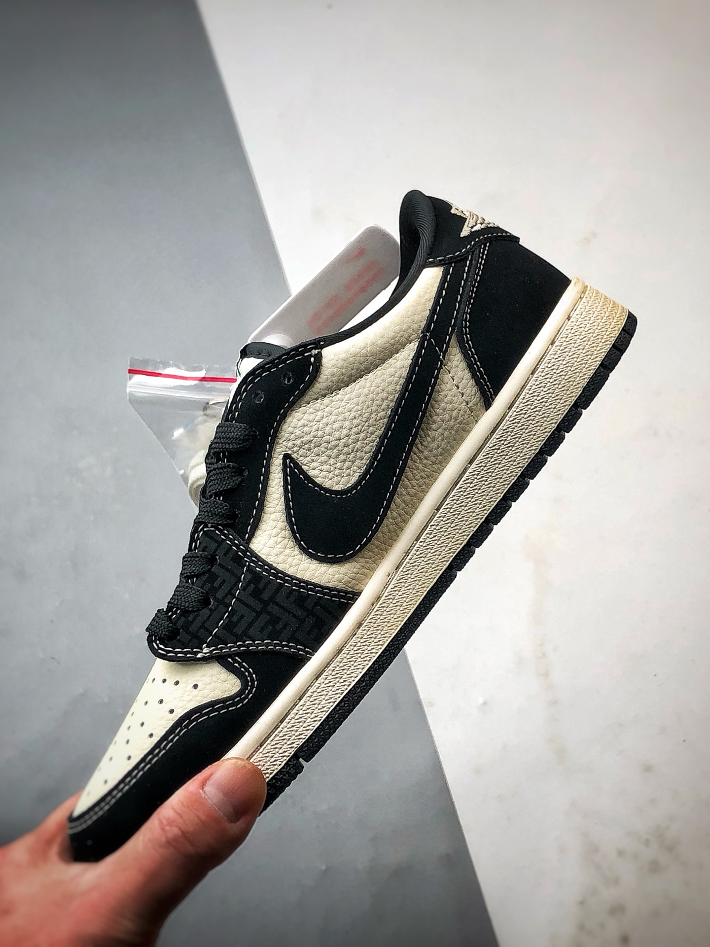 290 Air Jordan 1 Low ”高端定制” 芬迪米白黑倒钩 DD7866-110