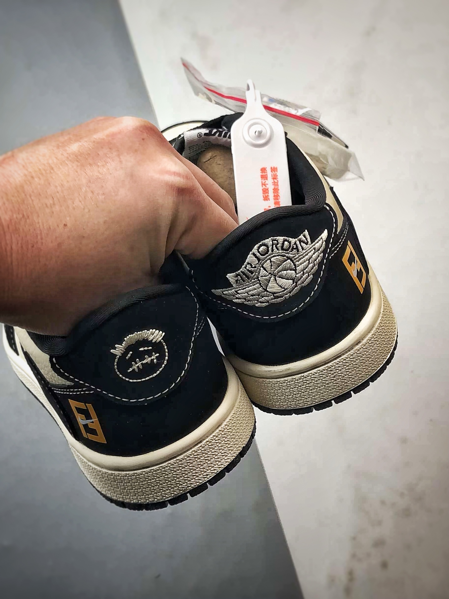 290 Air Jordan 1 Low ”高端定制” 芬迪米白黑倒钩 DD7866-110