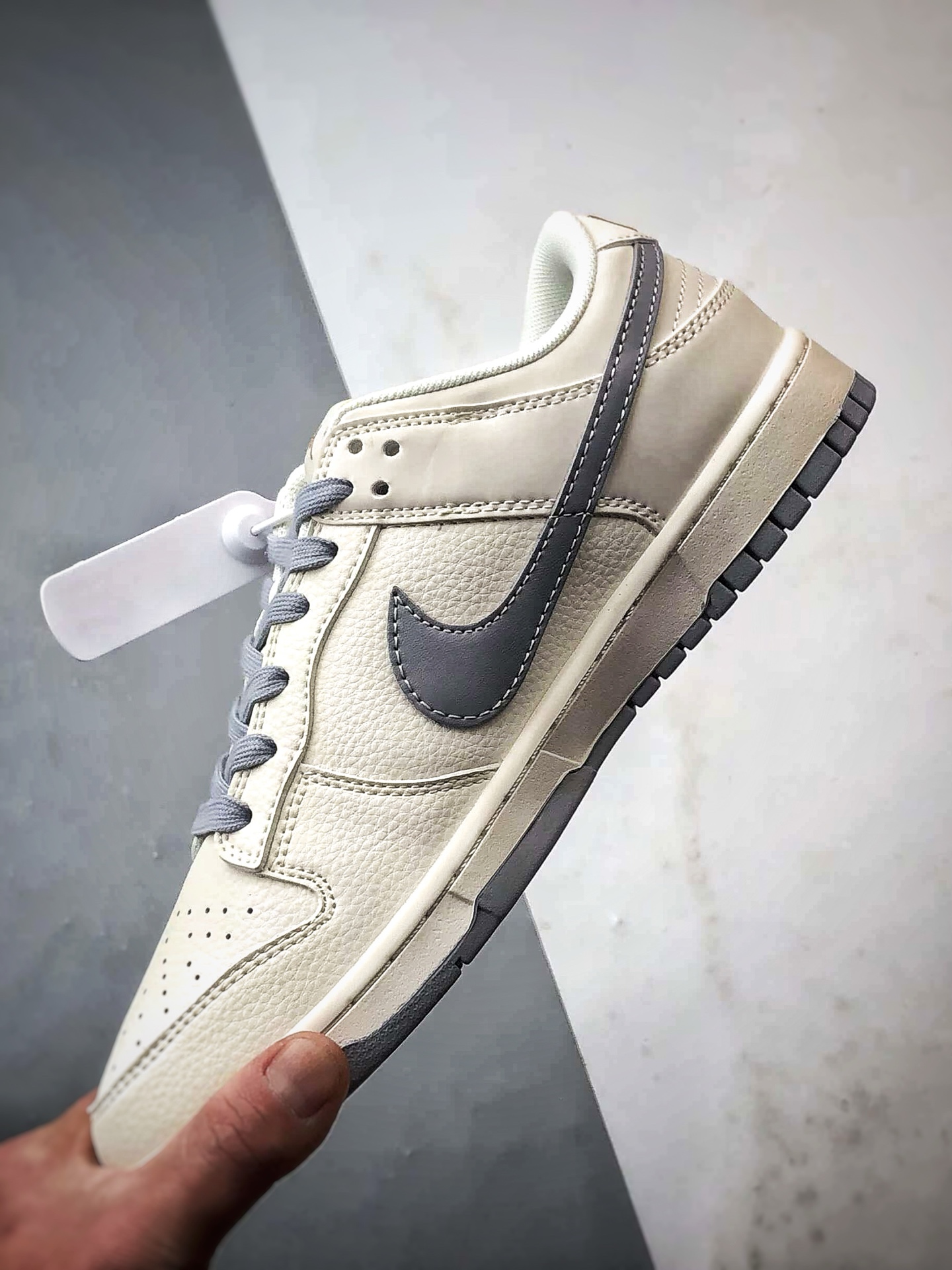 290 NK Dunk Low Retro ”DIY高端定制” 斯图西米白灰小金钩 低帮休闲运动板鞋 JP1648-040-Chinese UA Cheap High Quatity Brand Clothes Bags handbags Sneakers wholesale wholesaler seller from China Factory suppliers Fashion Clothing Shoes best Quality Beautiful Price 290 NK Dunk Low Retro ”DIY高端定制” 斯图西米白灰小金钩 低帮休闲运动板鞋 JP1648-040