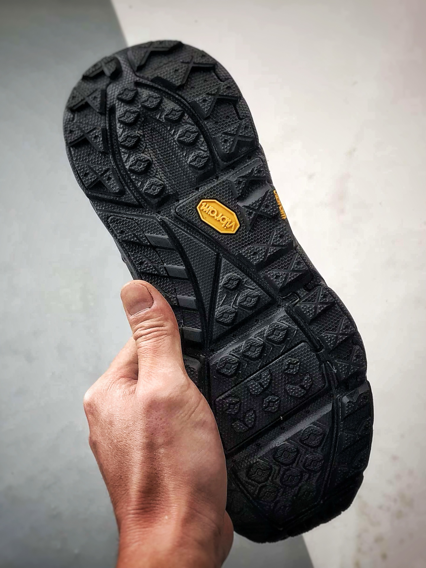 470 Hoka One One Tor Uitra High 黑色 托亚潮流户外高帮越野登山功能鞋 1129958-BBLC-Chinese UA Cheap High Quatity Brand Clothes Bags handbags Sneakers wholesale wholesaler seller from China Factory suppliers Fashion Clothing Shoes best Quality Beautiful Price 470 Hoka One One Tor Uitra High 黑色 托亚潮流户外高帮越野登山功能鞋 1129958-BBLC