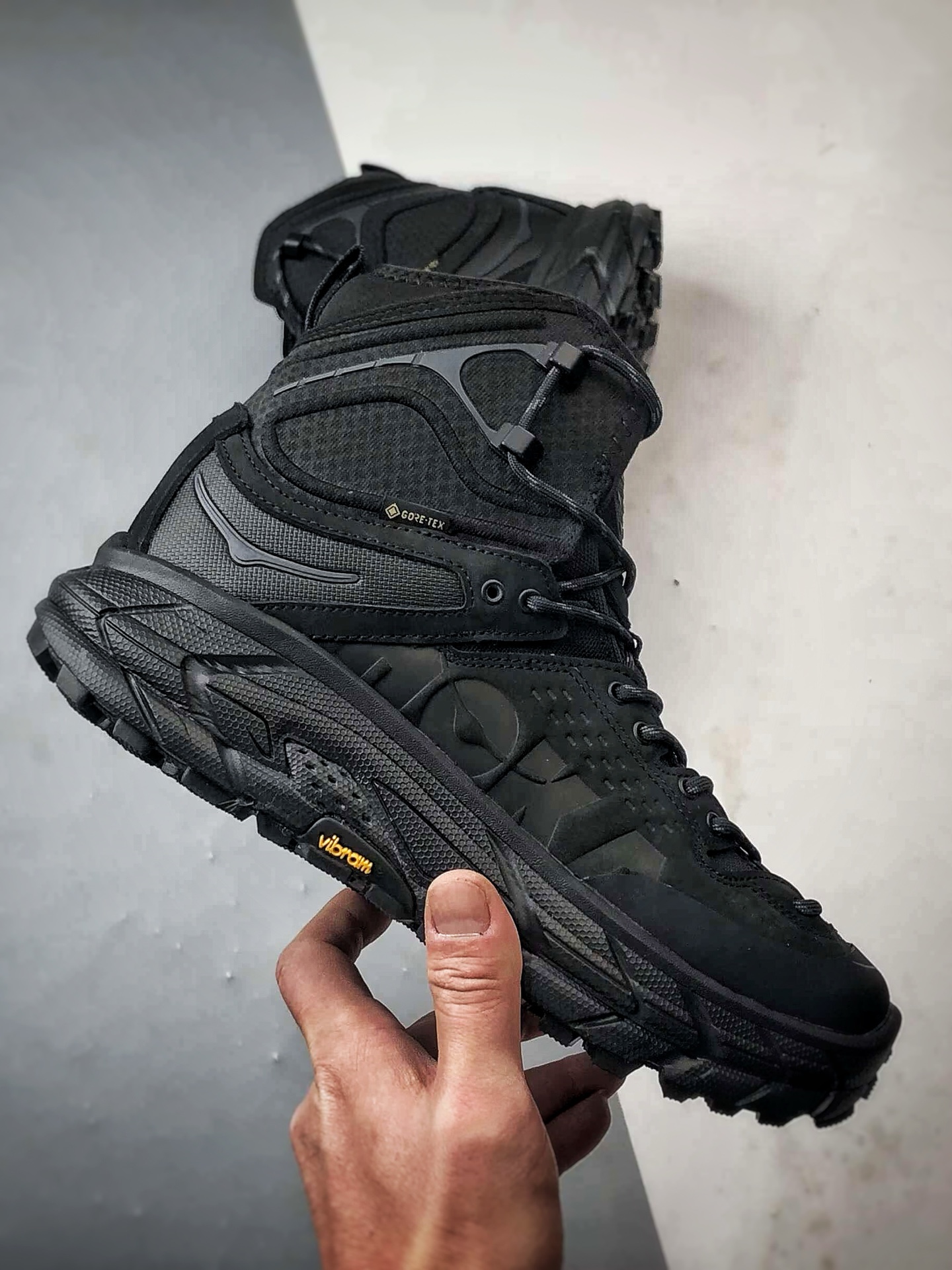 470 Hoka One One Tor Uitra High 黑色 托亚潮流户外高帮越野登山功能鞋 1129958-BBLC-Chinese UA Cheap High Quatity Brand Clothes Bags handbags Sneakers wholesale wholesaler seller from China Factory suppliers Fashion Clothing Shoes best Quality Beautiful Price 470 Hoka One One Tor Uitra High 黑色 托亚潮流户外高帮越野登山功能鞋 1129958-BBLC