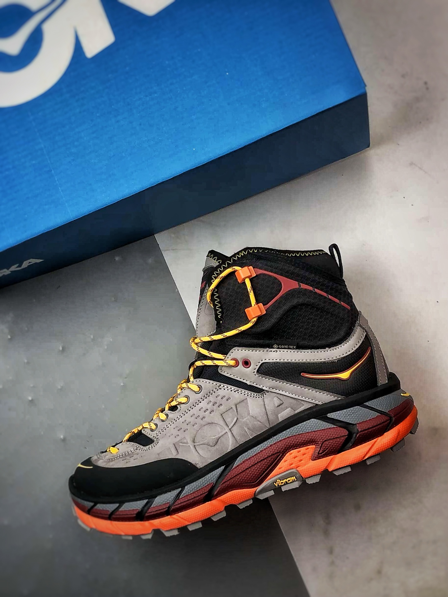 470 Hoka One One Tor Uitra High 黑灰红 托亚潮流户外高帮越野登山功能鞋 1129958-BCPPP