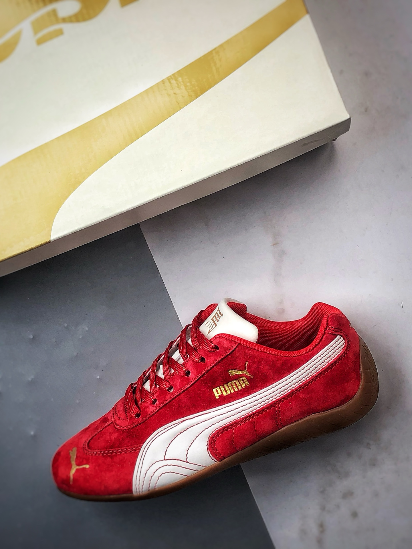 180 Puma Speedcet CNY 马年红白金 彪马薄底德迅复古运动休闲赛车跑鞋 408848-01-Chinese UA Cheap High Quatity Brand Clothes Bags handbags Sneakers wholesale wholesaler seller from China Factory suppliers Fashion Clothing Shoes best Quality Beautiful Price 180 Puma Speedcet CNY 马年红白金 彪马薄底德迅复古运动休闲赛车跑鞋 408848-01