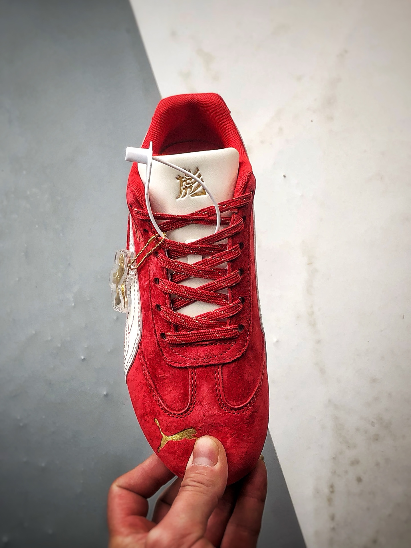 180 Puma Speedcet CNY 马年红白金 彪马薄底德迅复古运动休闲赛车跑鞋 408848-01-Chinese UA Cheap High Quatity Brand Clothes Bags handbags Sneakers wholesale wholesaler seller from China Factory suppliers Fashion Clothing Shoes best Quality Beautiful Price 180 Puma Speedcet CNY 马年红白金 彪马薄底德迅复古运动休闲赛车跑鞋 408848-01