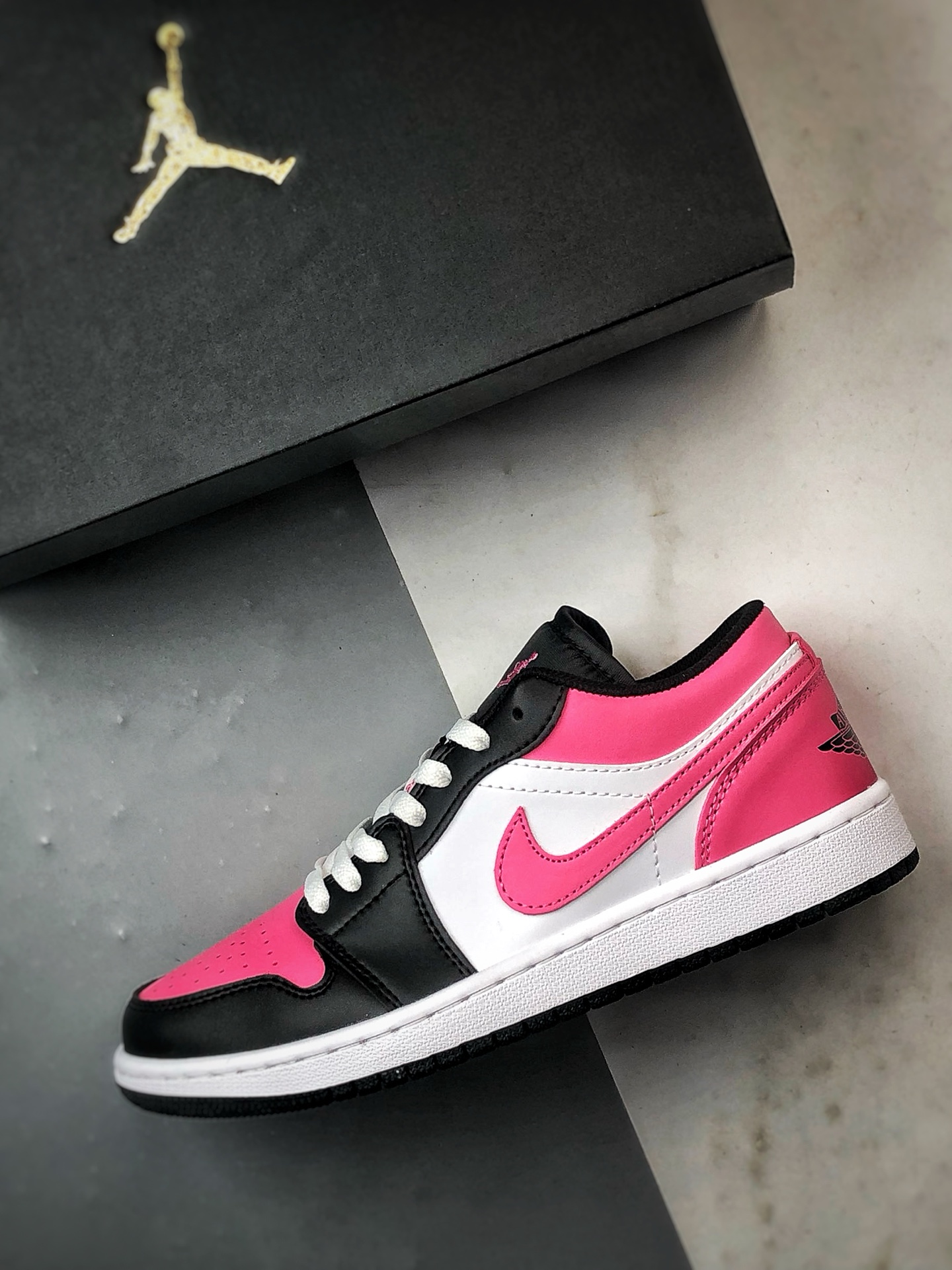 220 Air Jordan 1 Low 樱花粉 554723-106-Chinese UA Cheap High Quatity Brand Clothes Bags handbags Sneakers wholesale wholesaler seller from China Factory suppliers Fashion Clothing Shoes best Quality Beautiful Price 220 Air Jordan 1 Low 樱花粉 554723-106