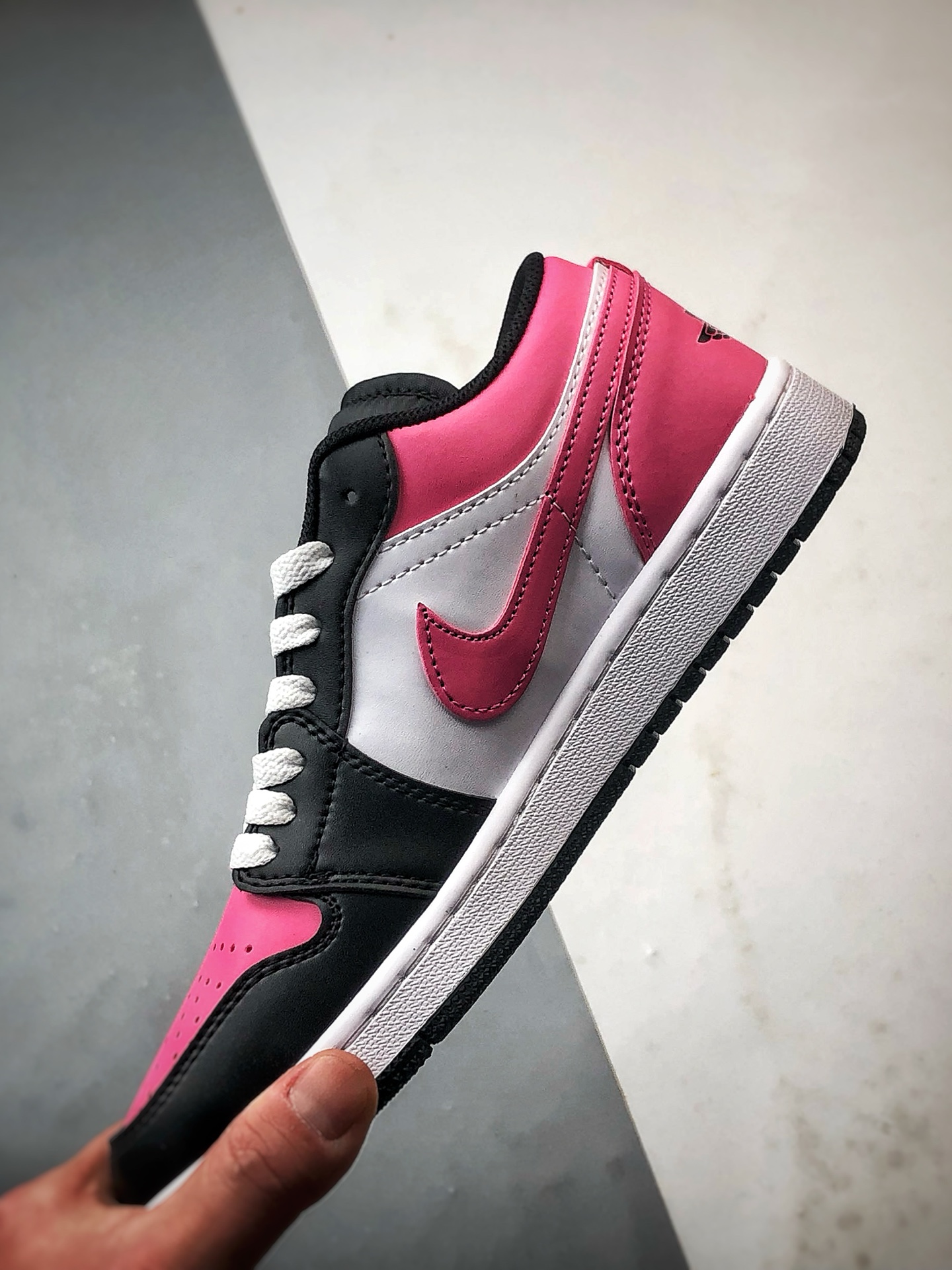 220 Air Jordan 1 Low 樱花粉 554723-106-Chinese UA Cheap High Quatity Brand Clothes Bags handbags Sneakers wholesale wholesaler seller from China Factory suppliers Fashion Clothing Shoes best Quality Beautiful Price 220 Air Jordan 1 Low 樱花粉 554723-106